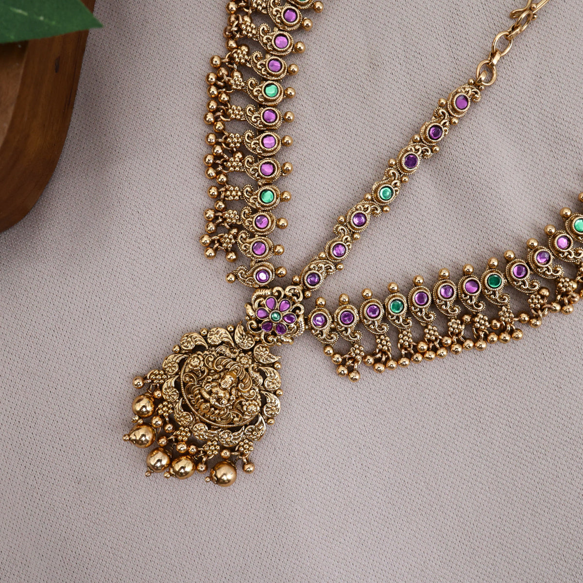 Premium Antique Mango Kemp Lakshmi Pendant Bridal Maang Tikka/Nethichutti