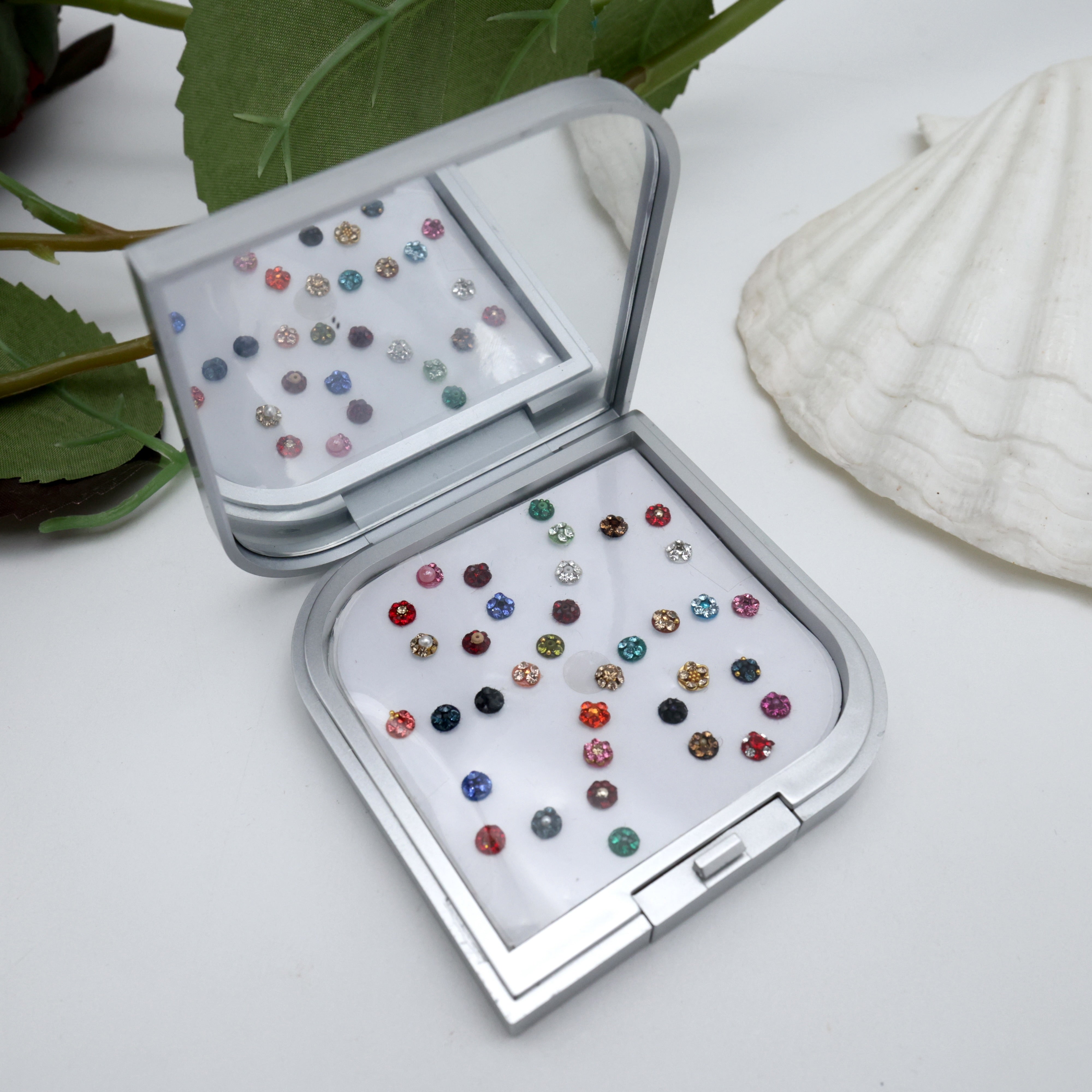 Premium Fancy Round Bindi Box With Mirror