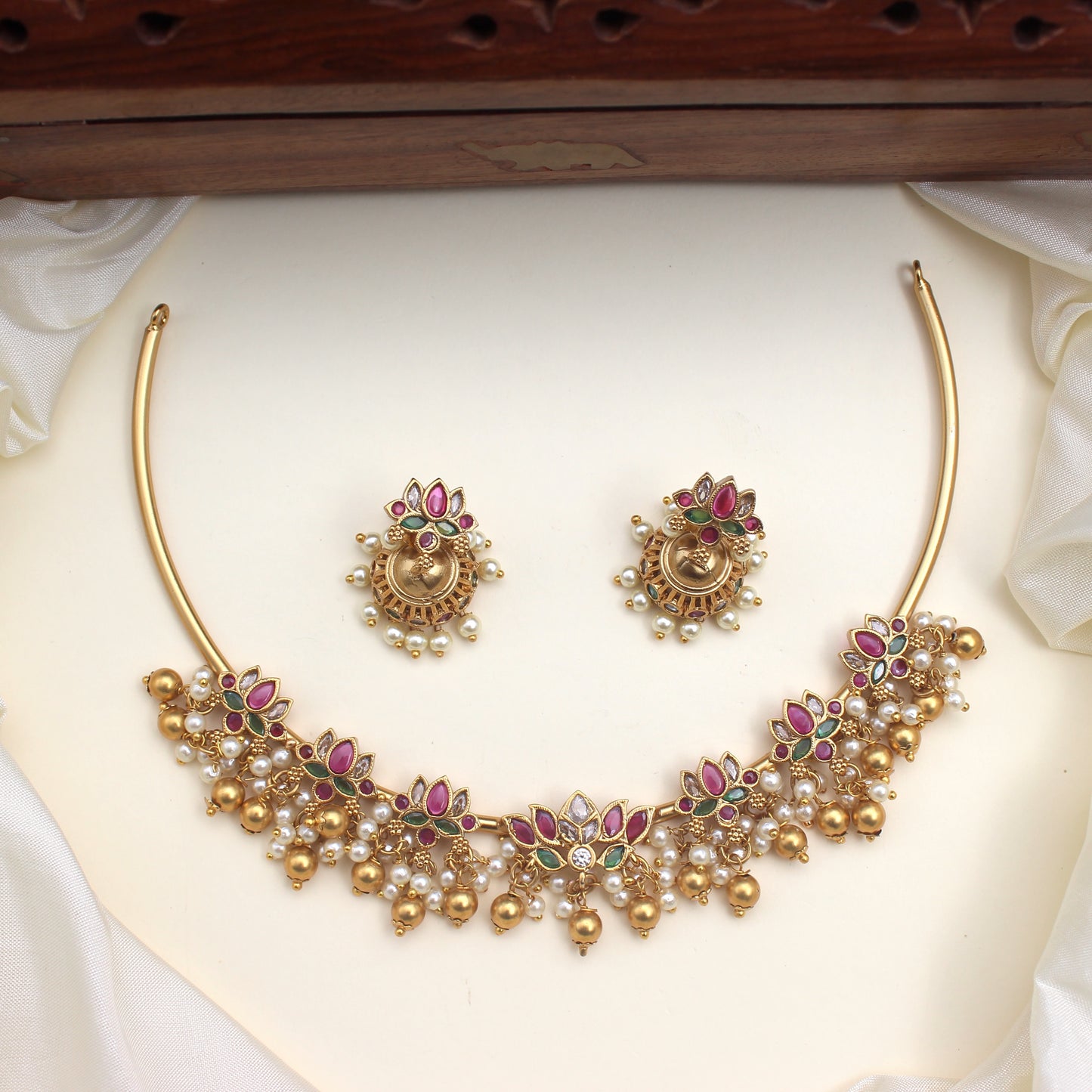 Antique Gold AD Kemp Lotus Hasli Necklace