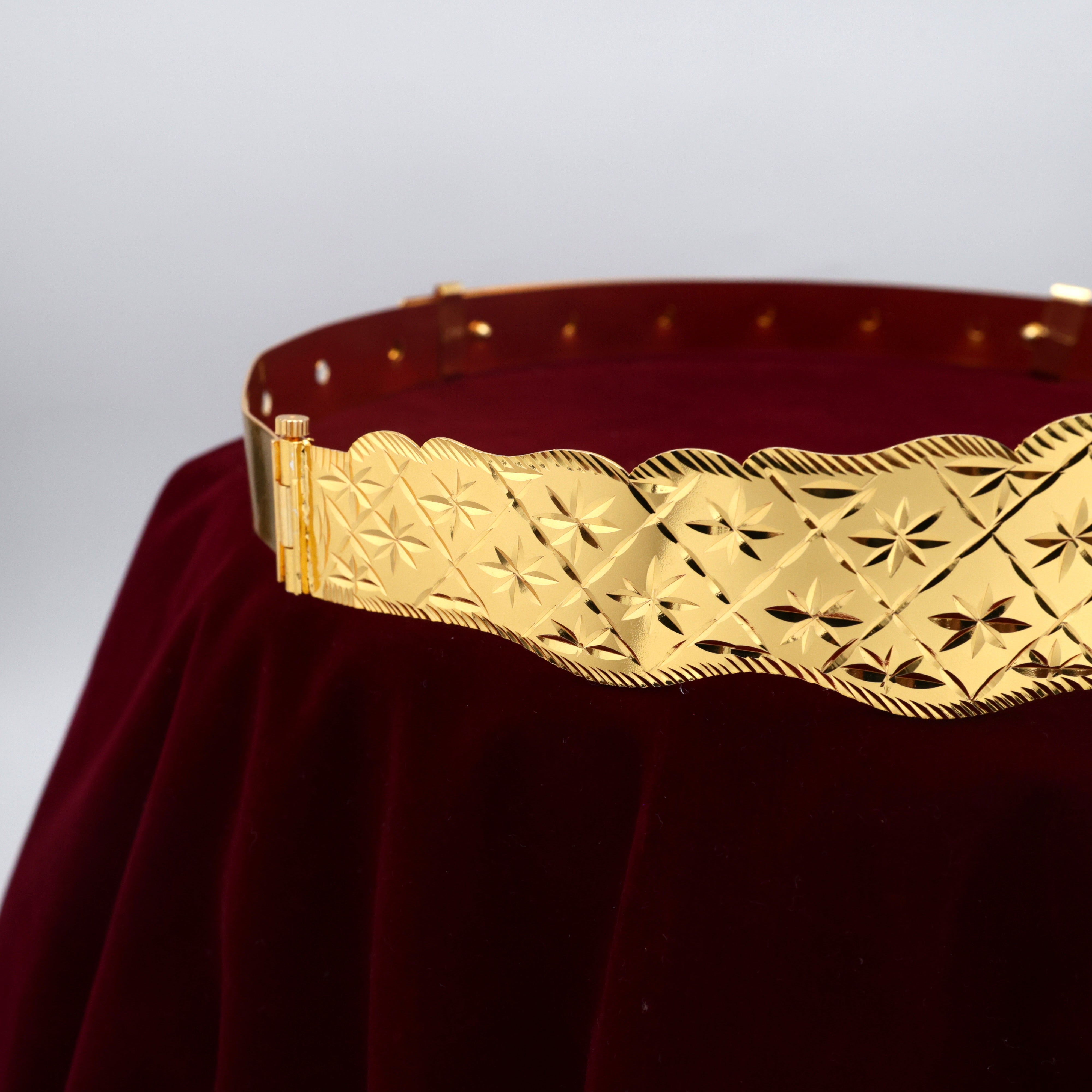 Real Gold Look Flower Cut Adjustable Bridal Hip Belt