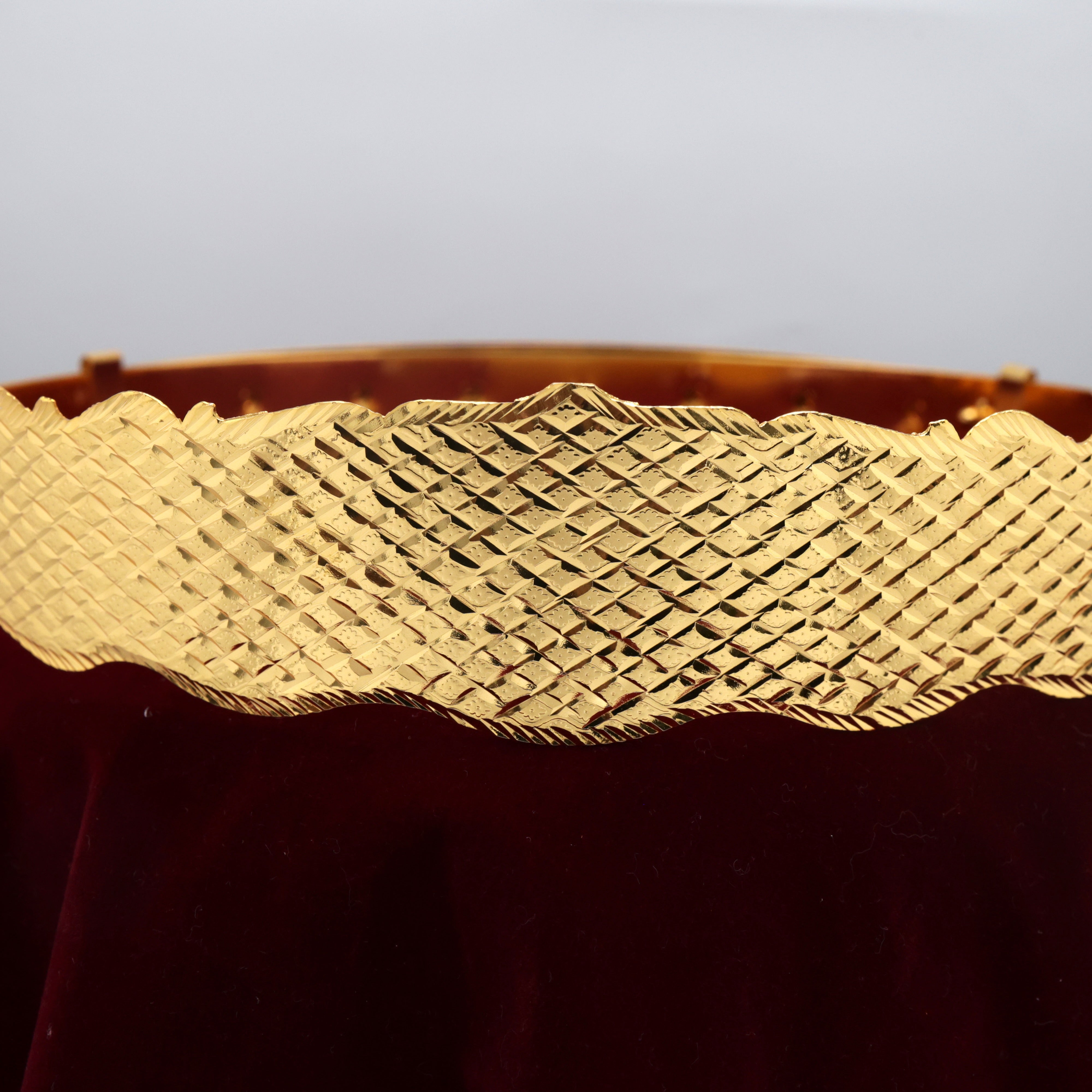 REAL GOLD LOOK DIAMOND CUT ADJUSTABLE BRIDAL HIP BELT