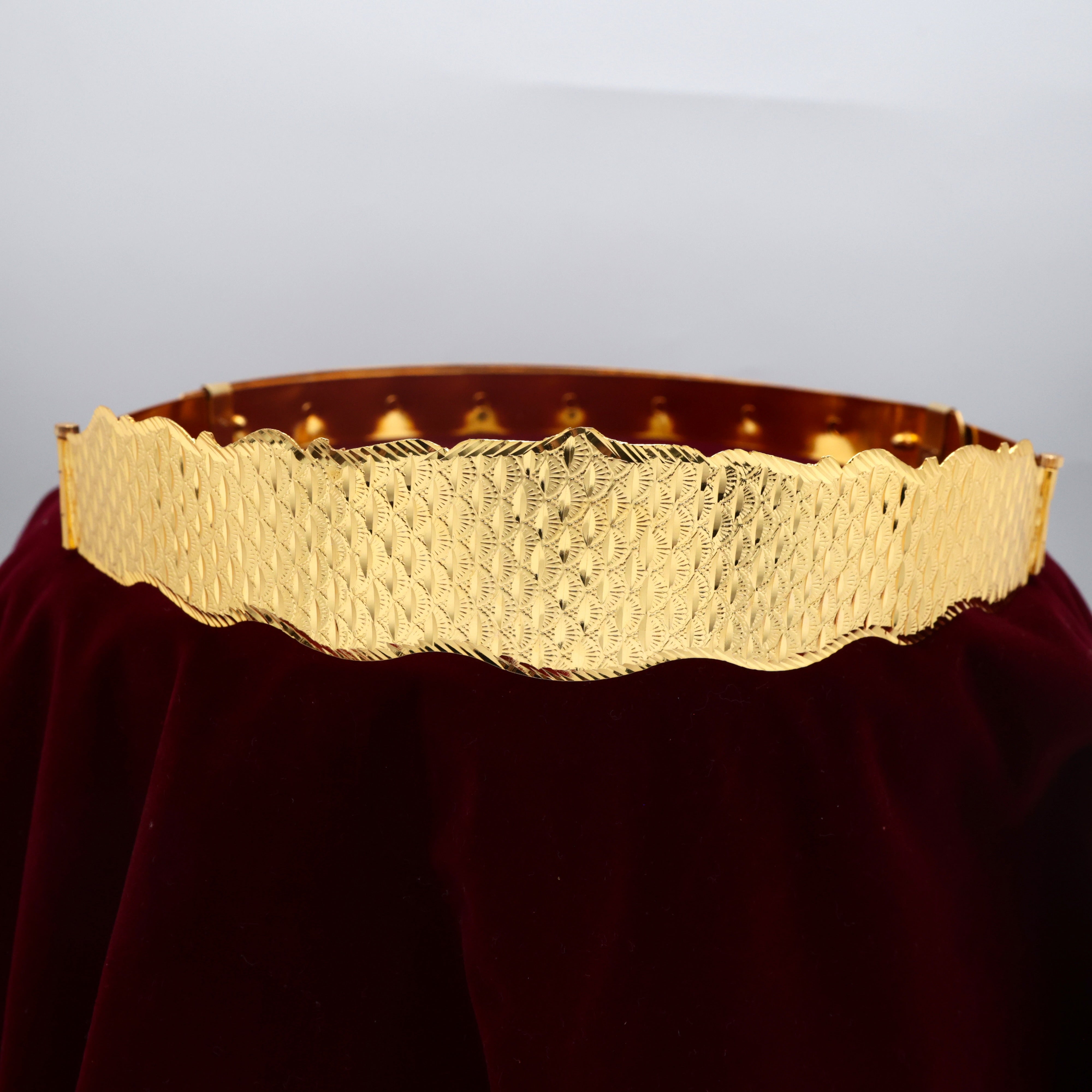 Real Gold Look Shell Cut Adjustable Bridal Hip Belt