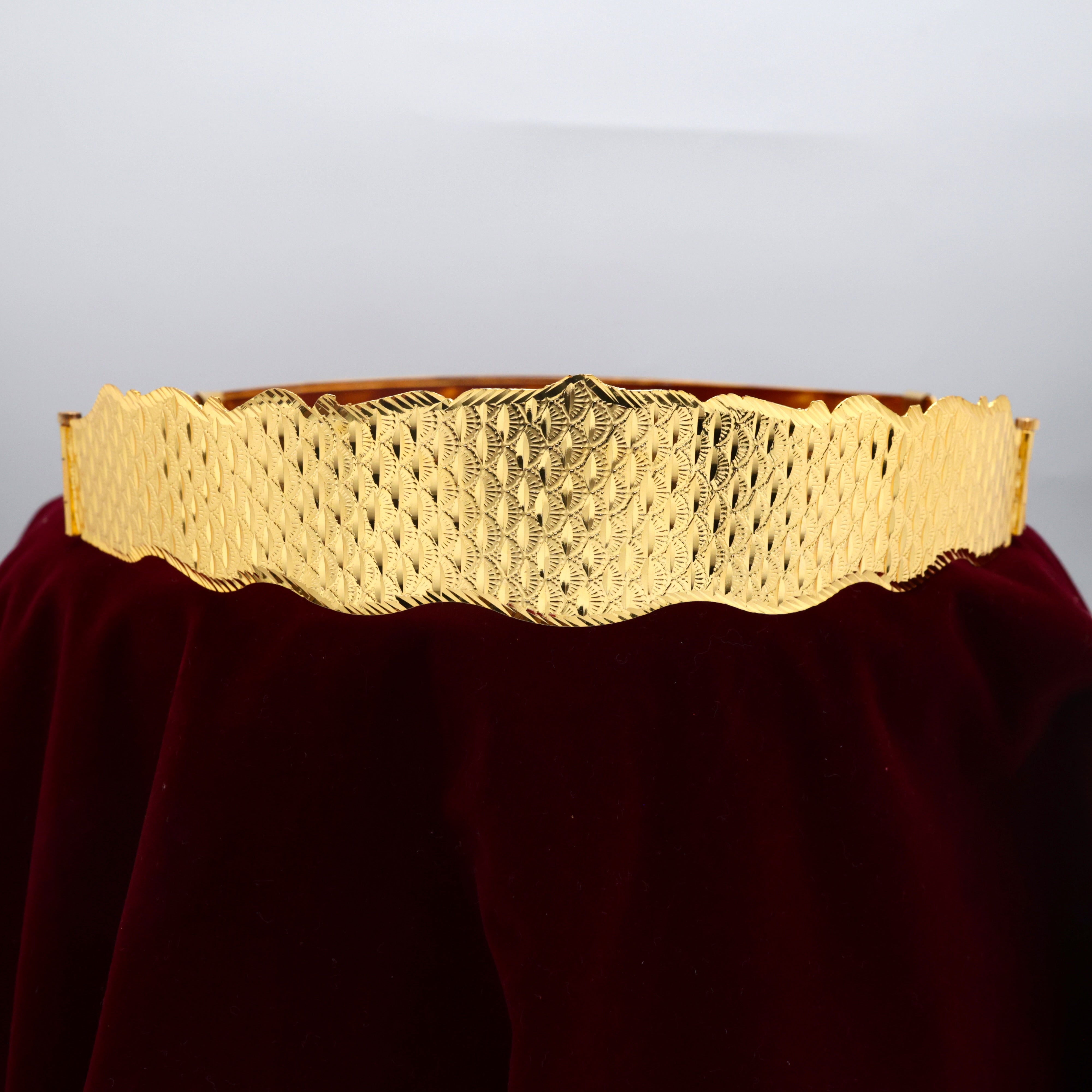 Real Gold Look Shell Cut Adjustable Bridal Hip Belt