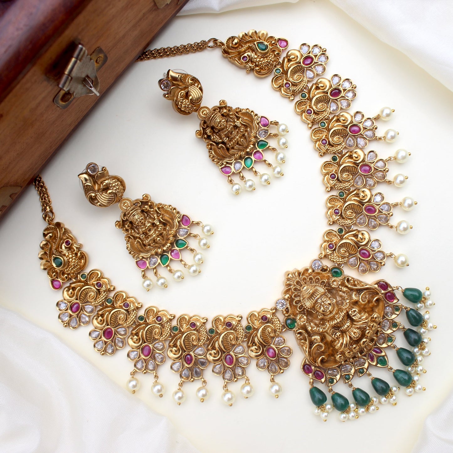 Heavy Nagas Zircon Kemp Bridal Lakshmi Necklace Set