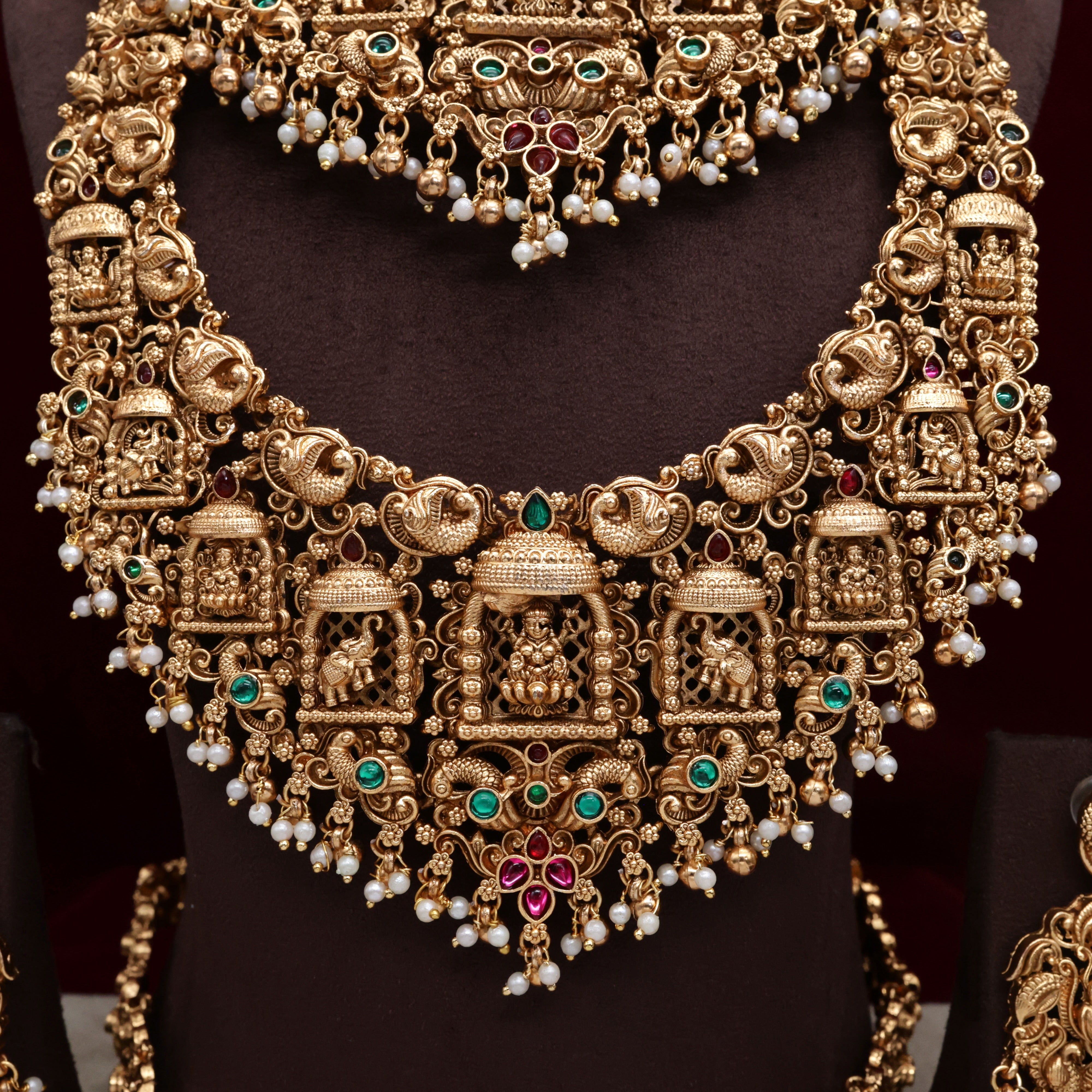 Budget Friendly Antique Kemp Mahalakshmi Temple Mantap Full Bridal Set