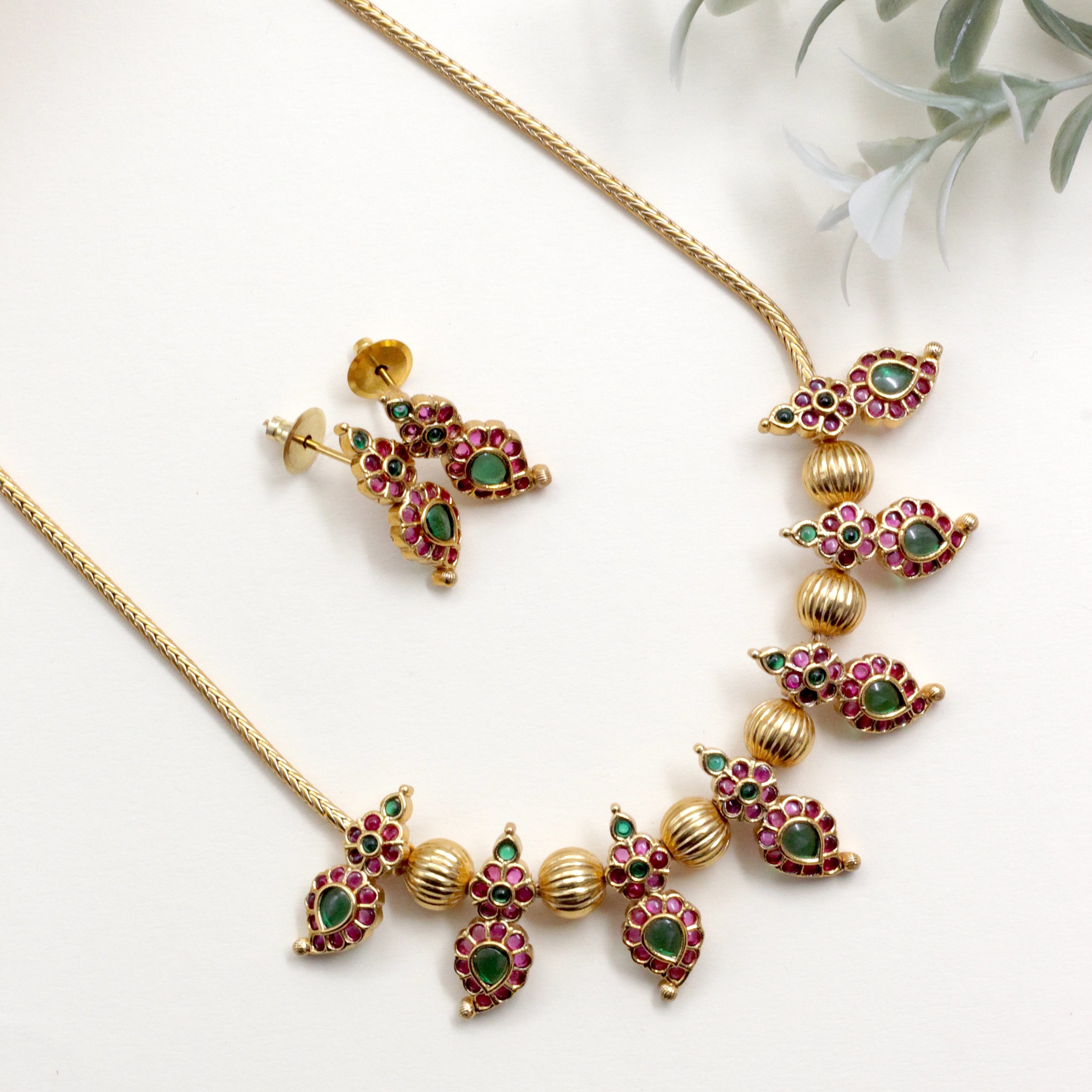 Antique Kemp Mango Leaf Necklace Set