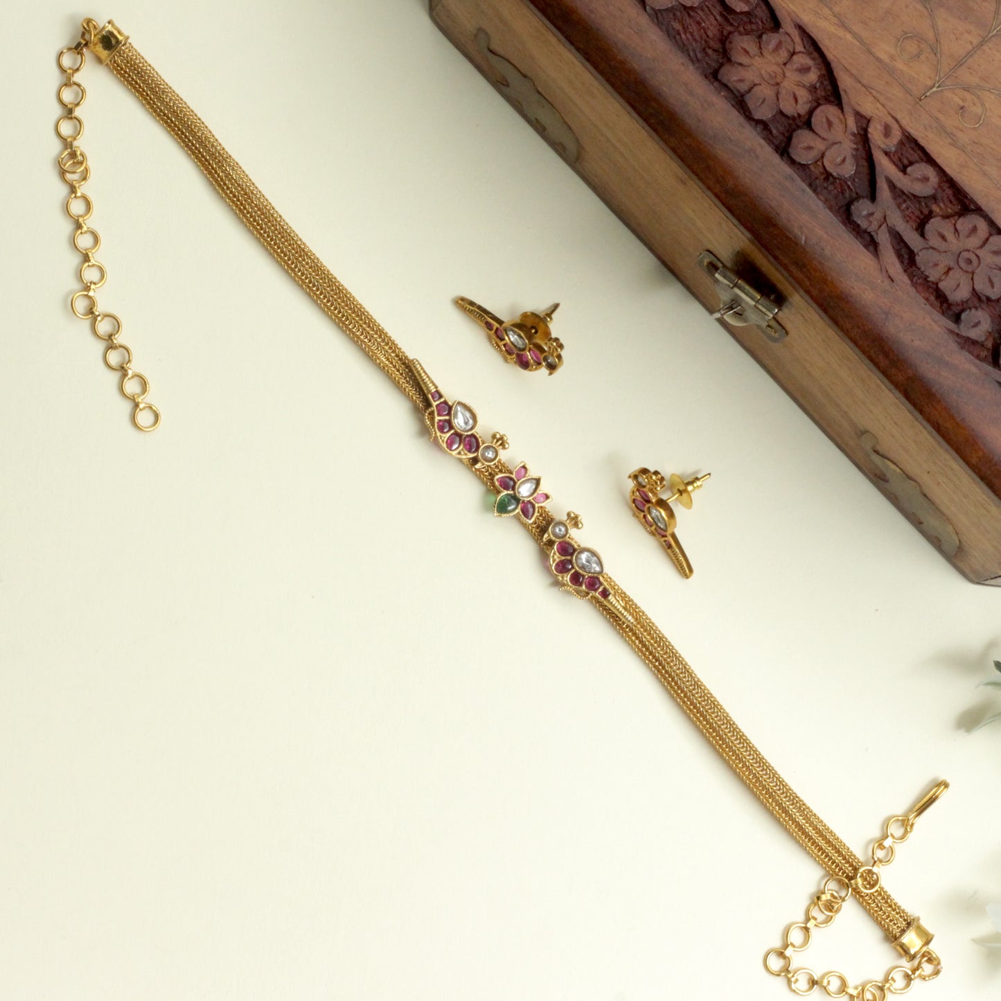 Antique Gold Kids Friendly Lotus Birds Kemp Choker Set