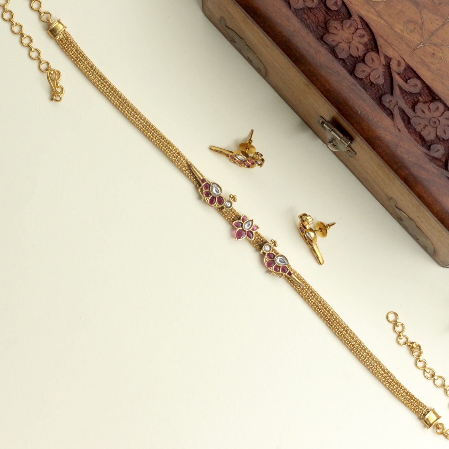 Antique Gold Kids Friendly Lotus Birds Kemp Choker Set