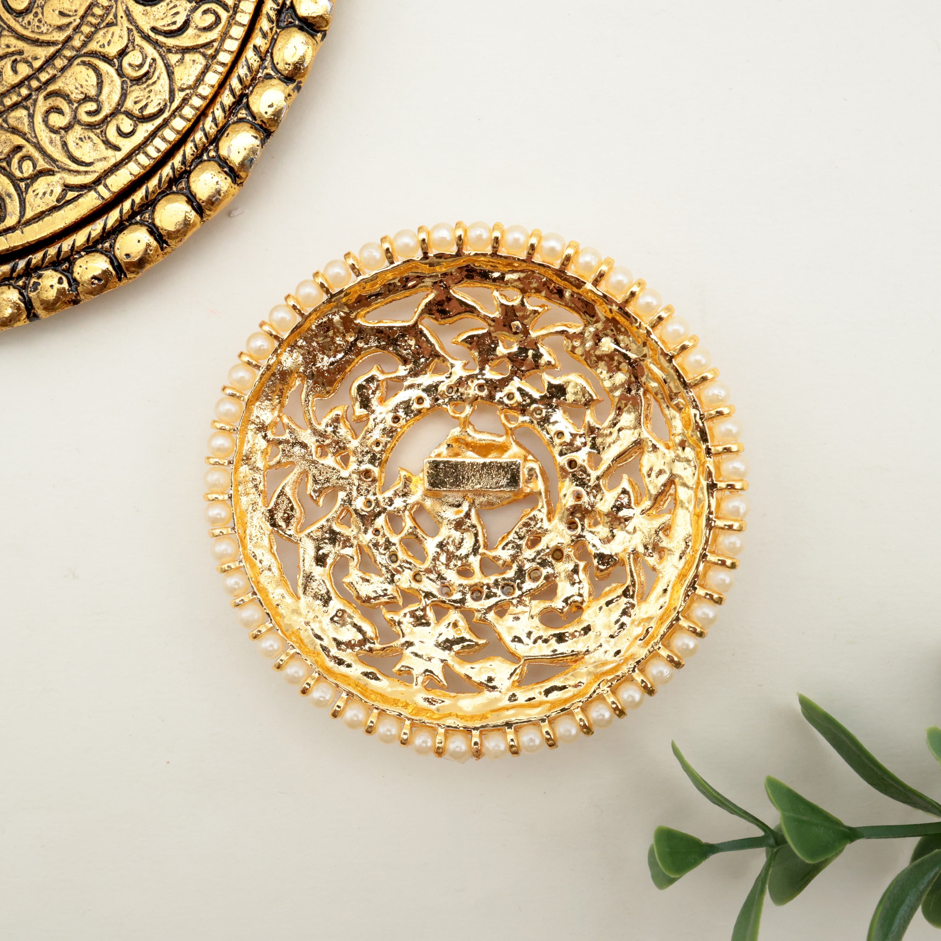 Traditional Temple Gold Polish Annam Kemp AD Rakodi