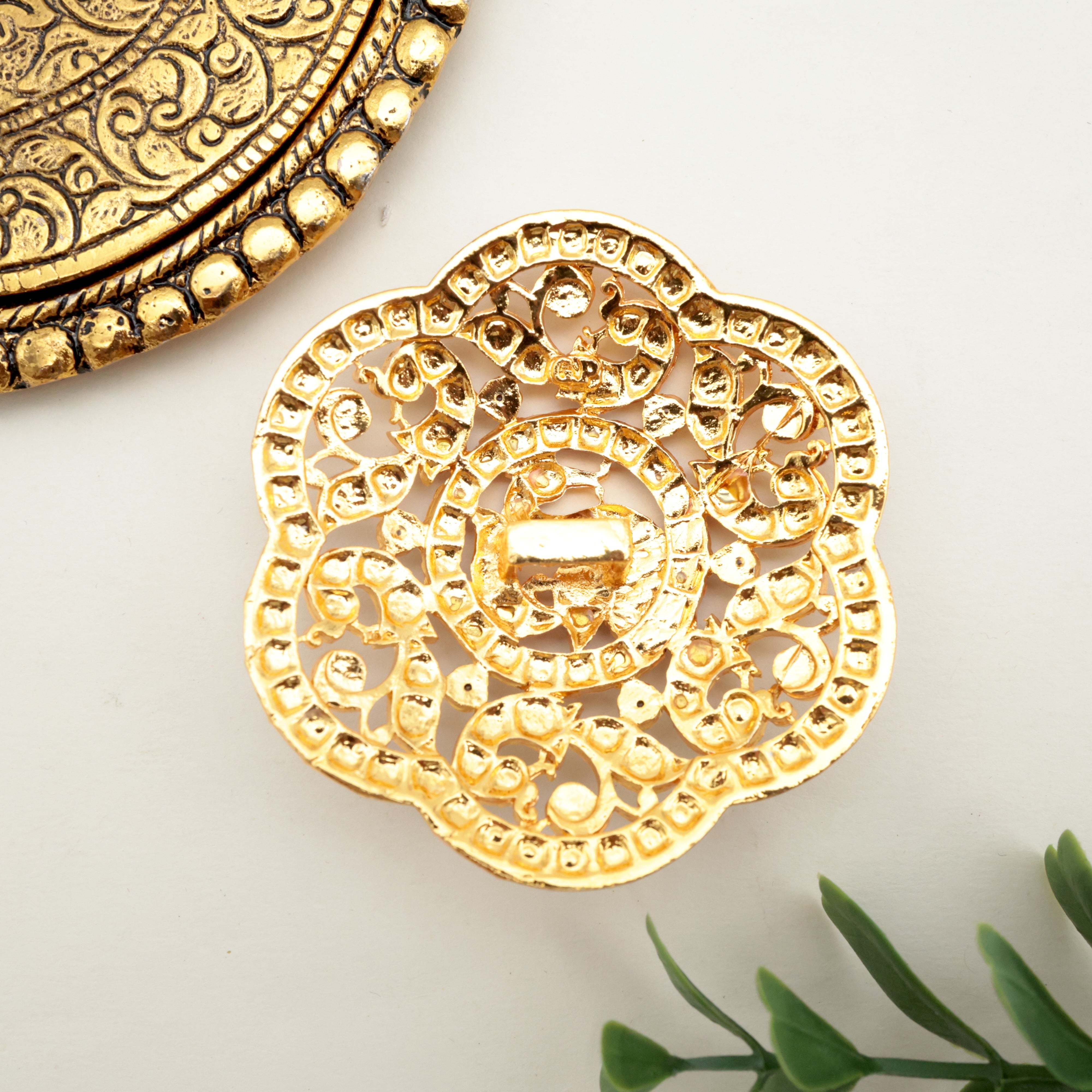 Traditional Temple Gold Polish Mayil Kemp AD Rakodi