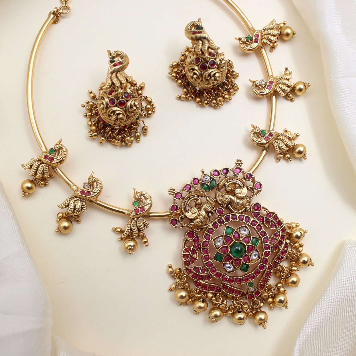 Premium Kemp Mayil Chakram Hasli Necklace Set