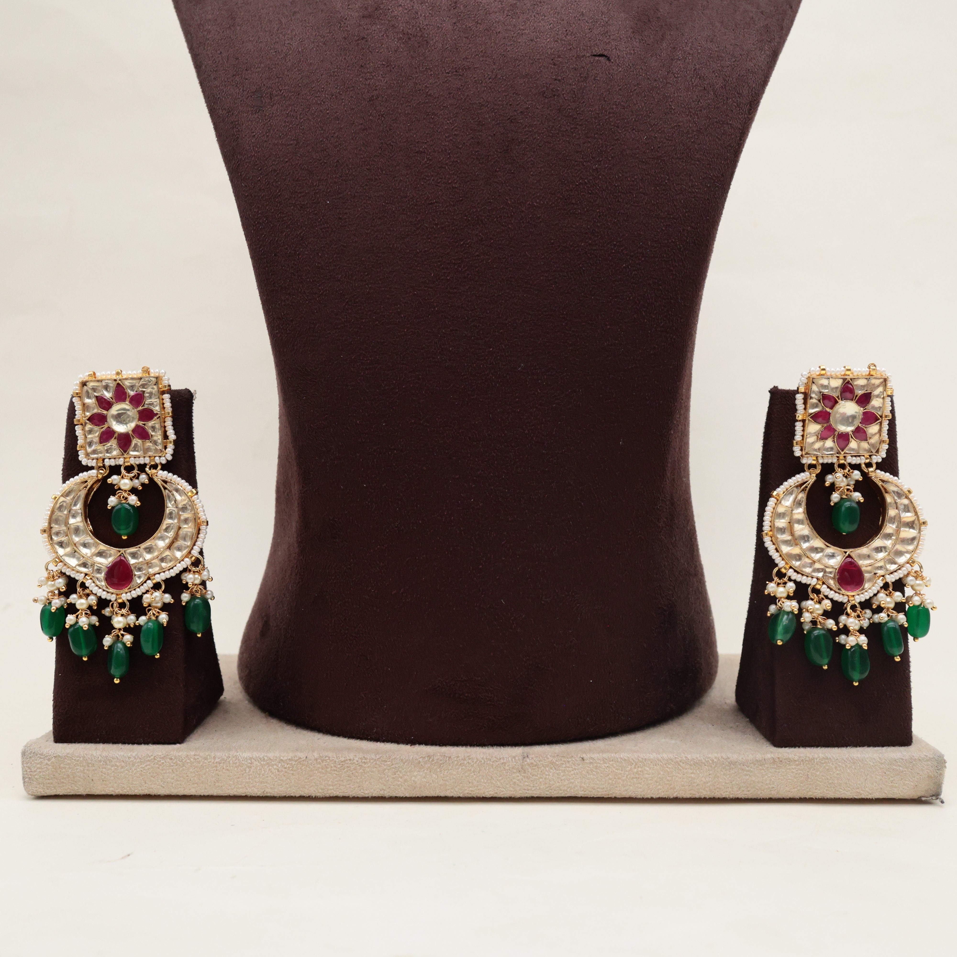 ACTRESS SONAKSHI SINHA INSPIRED PACHI KUNDAN BEADED BRIDAL CHOKER