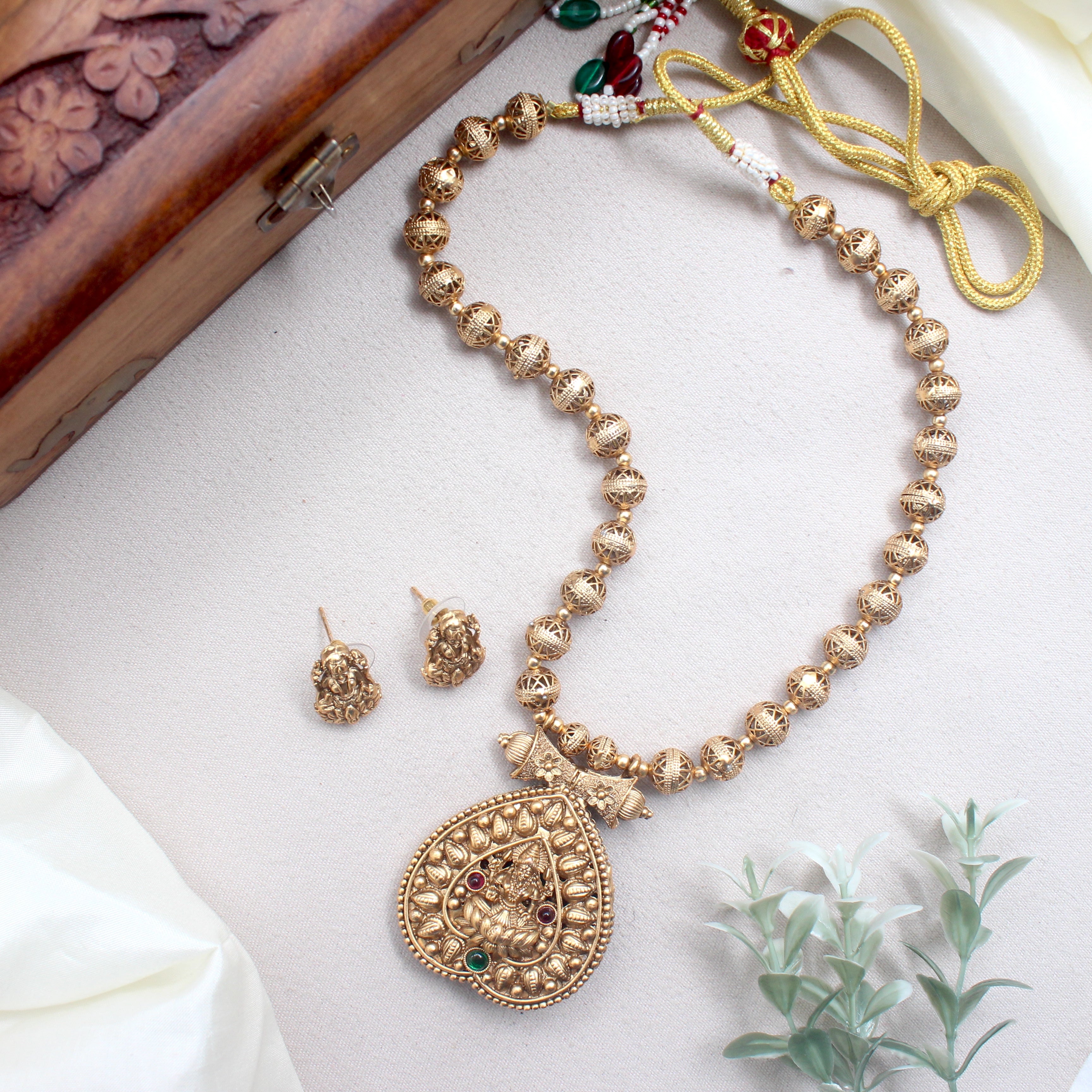 Antique Lakshmi Kemp Heart Pendant Balls Mala/Necklace