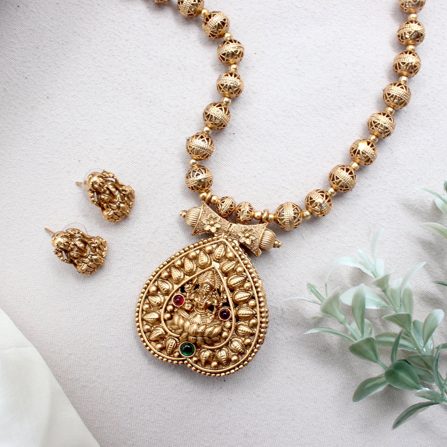 Antique Lakshmi Kemp Heart Pendant Balls Mala/Necklace