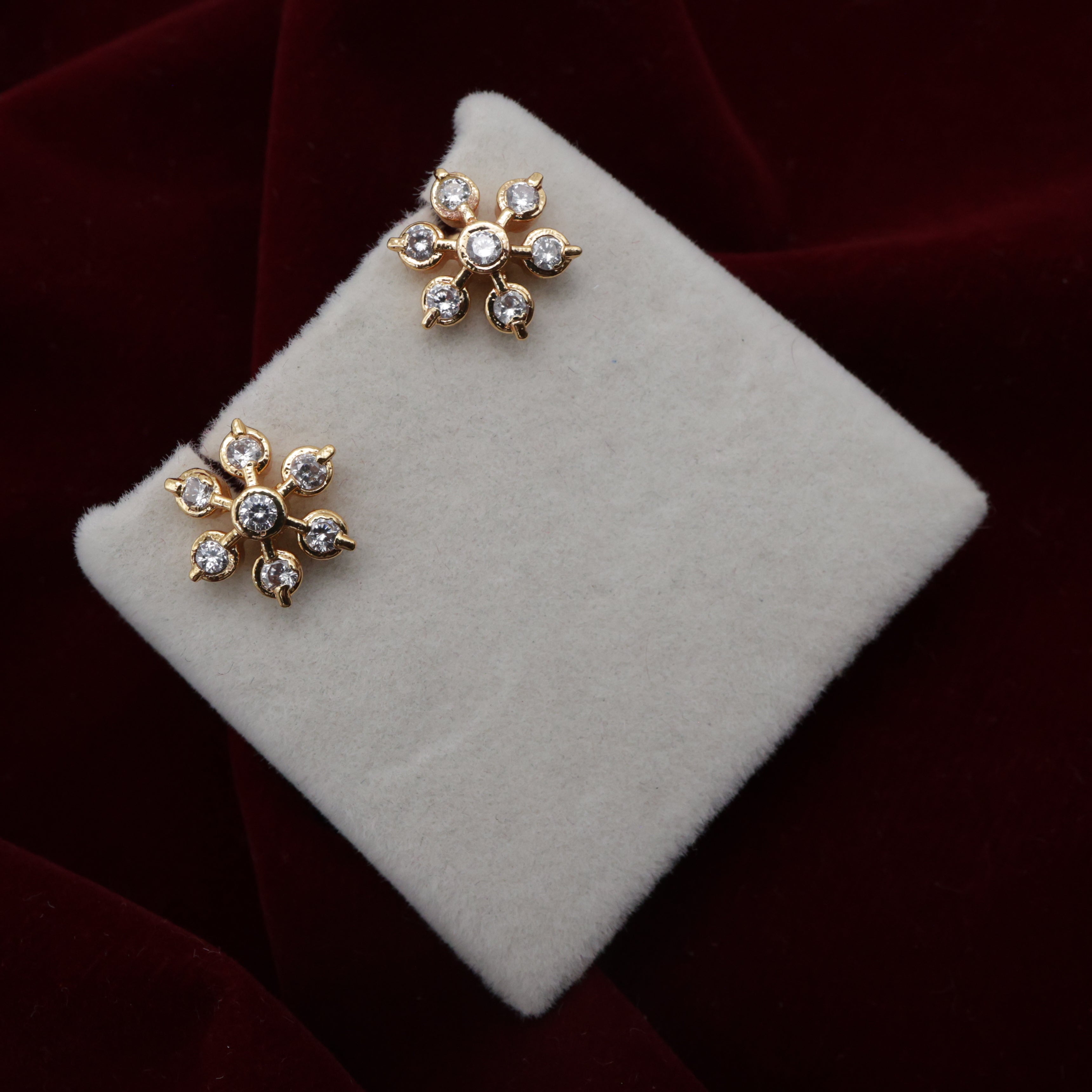 Diamond Look Micro Gold Polished 7 Stone Studs/Earrings