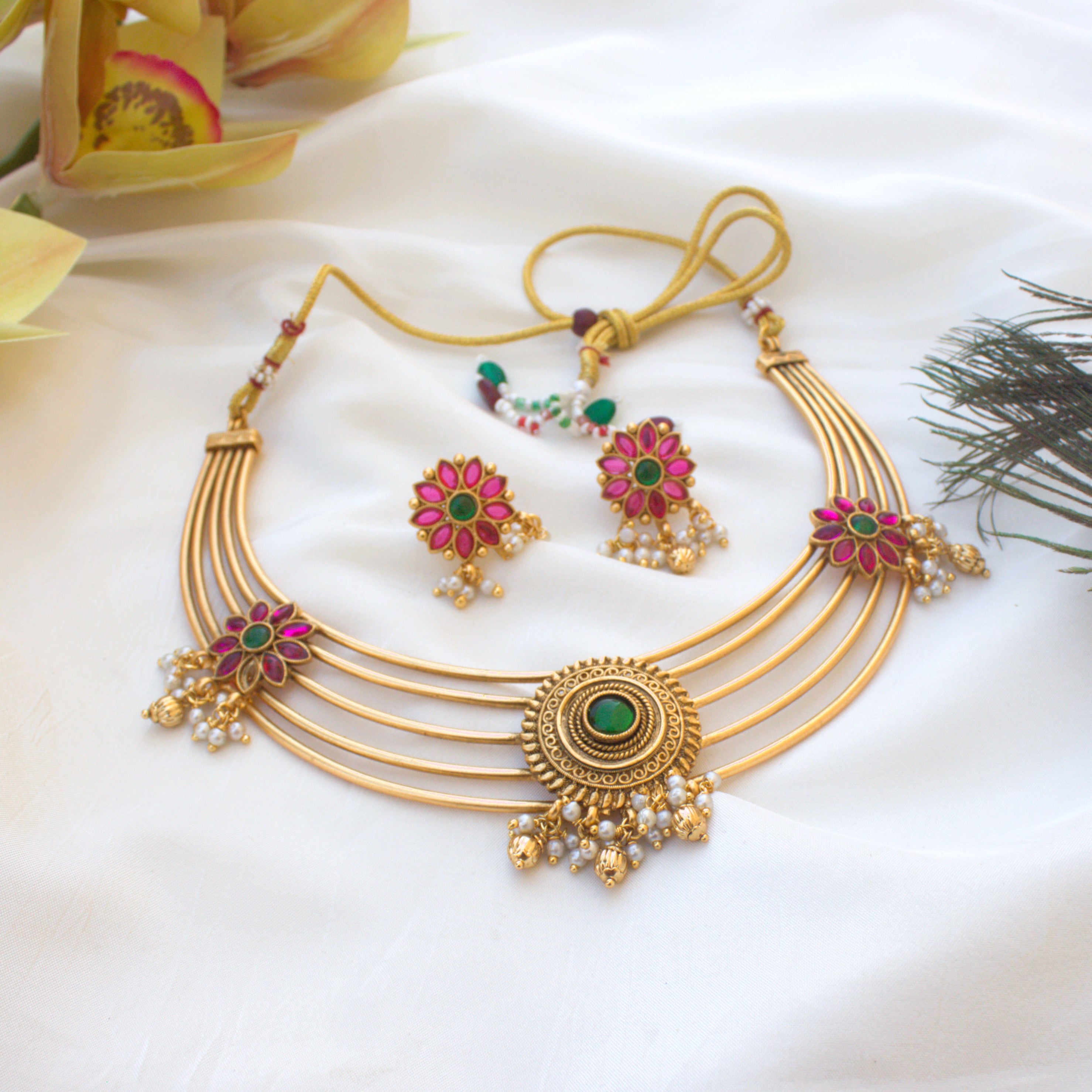 Budget Friendly Kemp Flower Statement Hasli Necklace Set - Red and Green