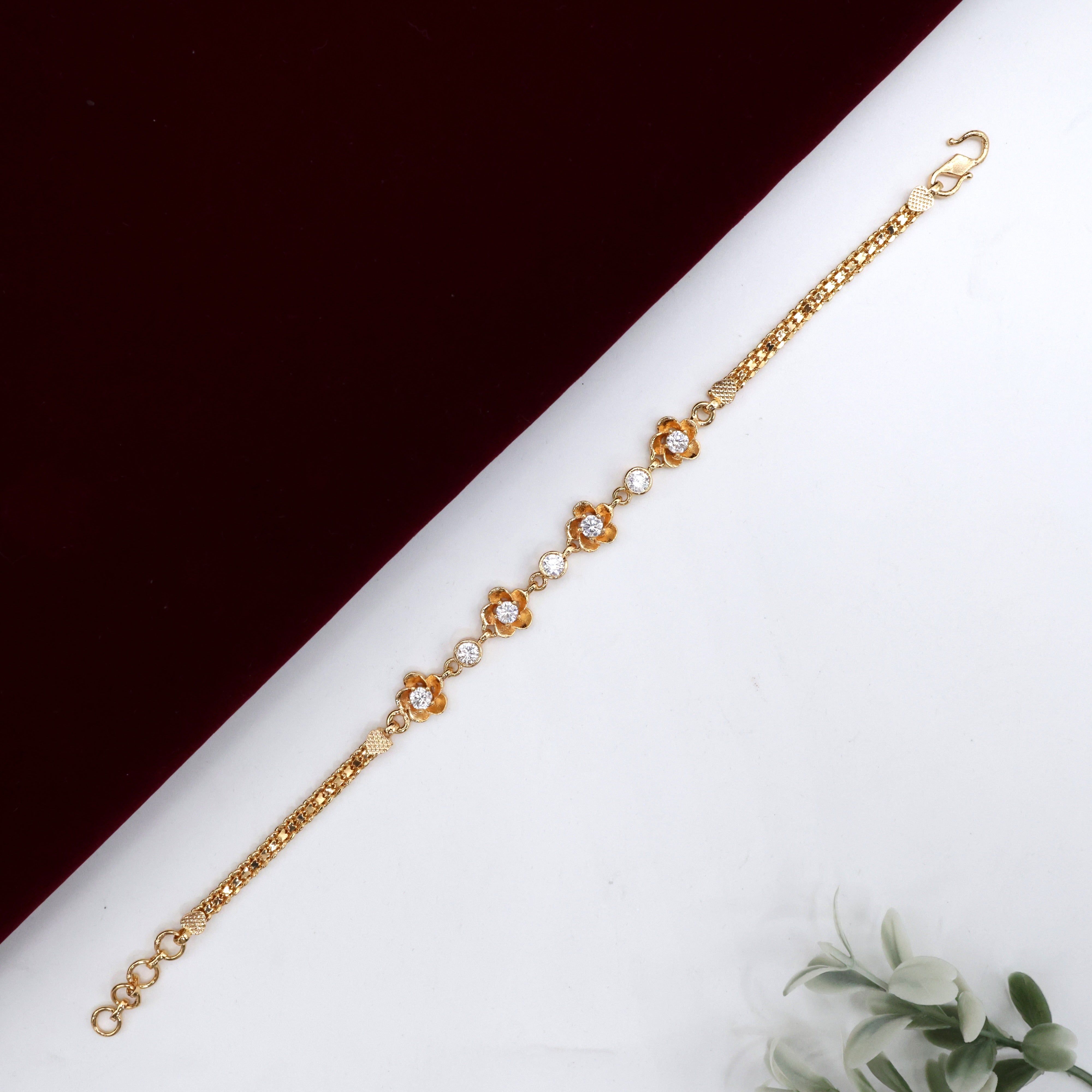 Real Gold Toned 4 Flowers Bracelet - White
