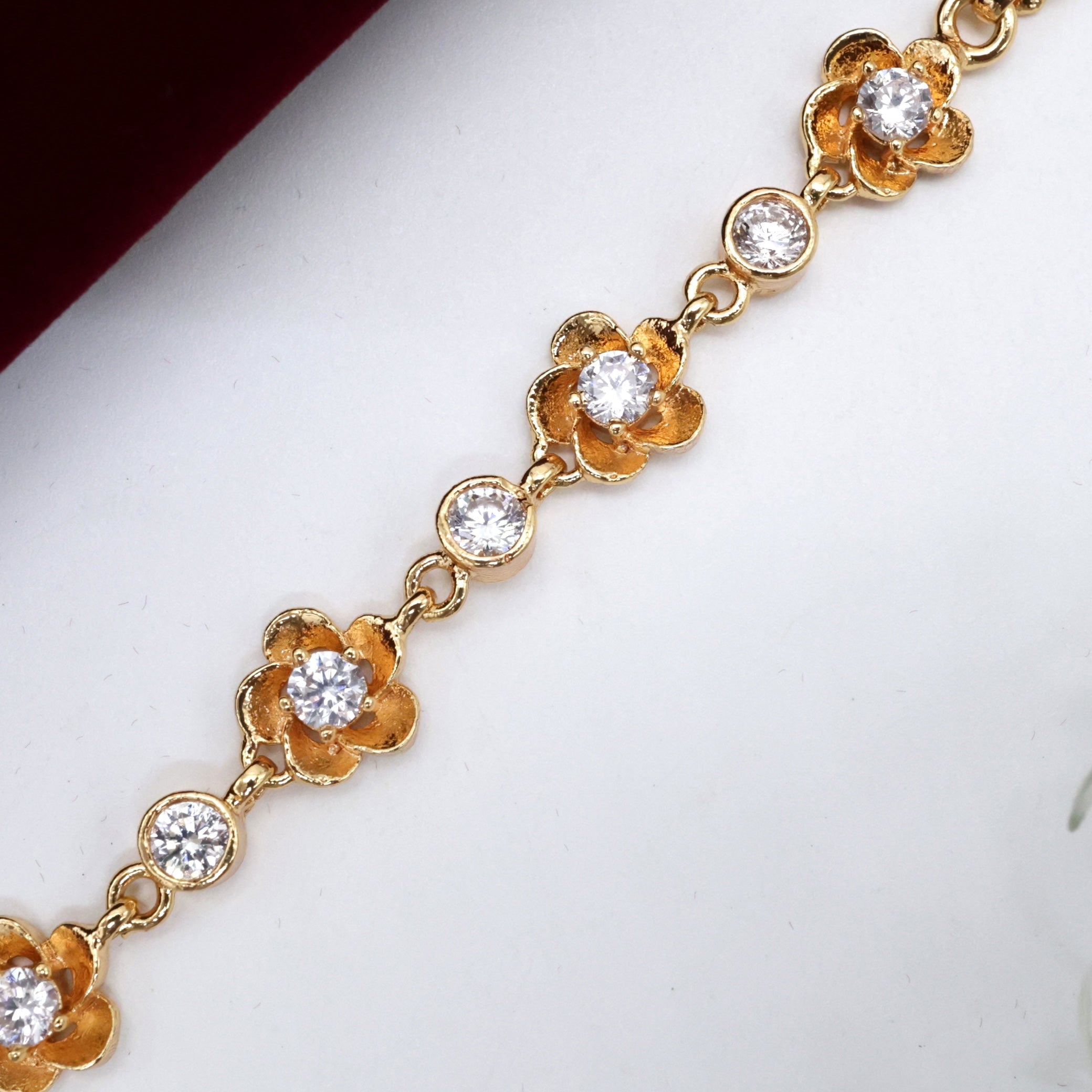 Real Gold Toned 4 Flowers Bracelet - White