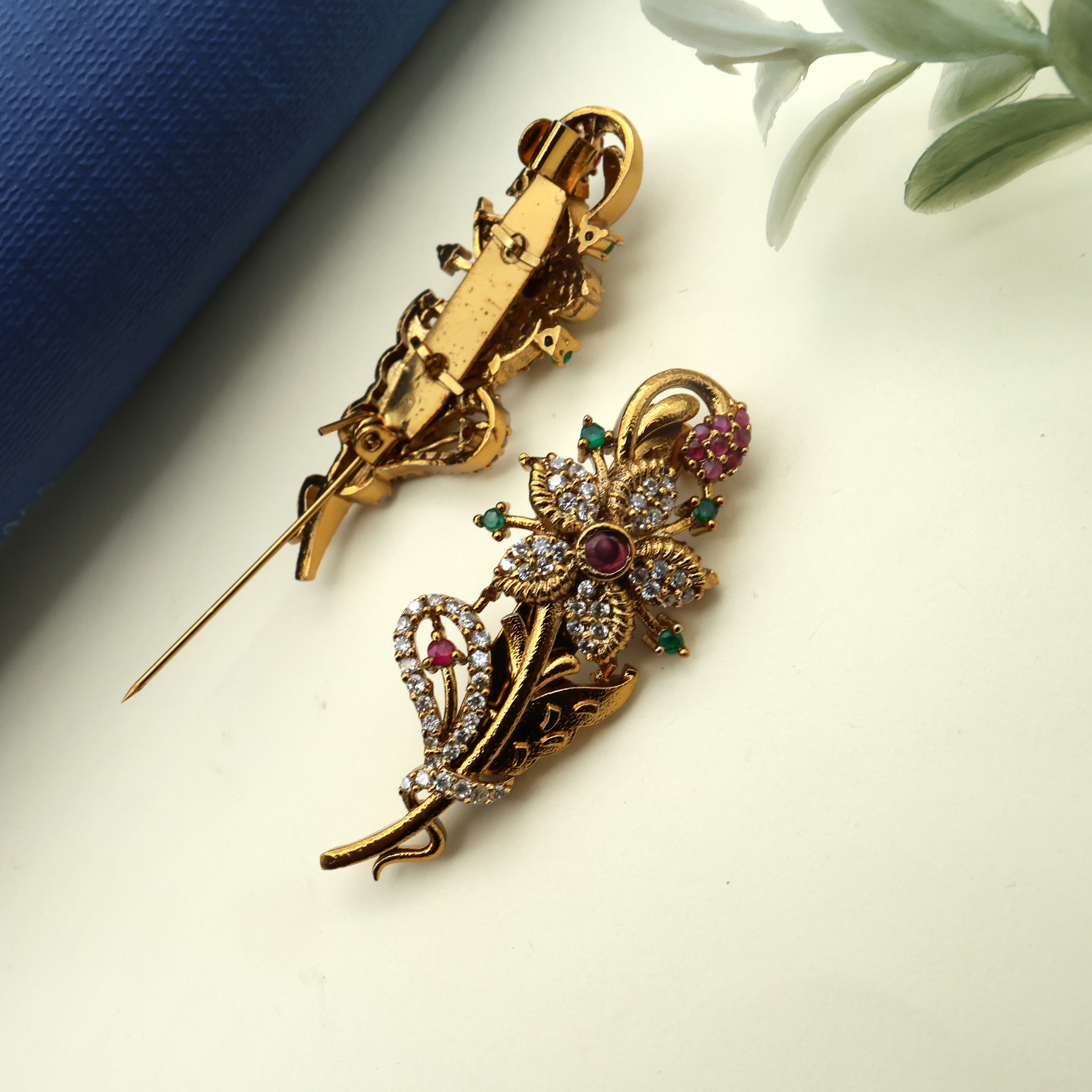 Antique Gold AD Designer Flower Saree Pin / Brooch Pin