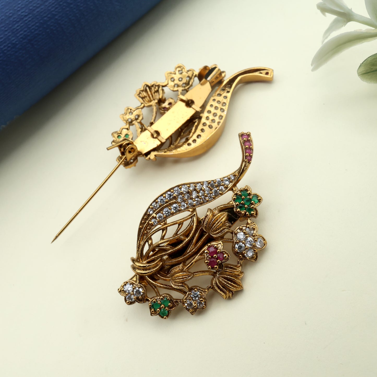 Antique Gold AD Designer Flowers Saree Pin / Brooch Pin