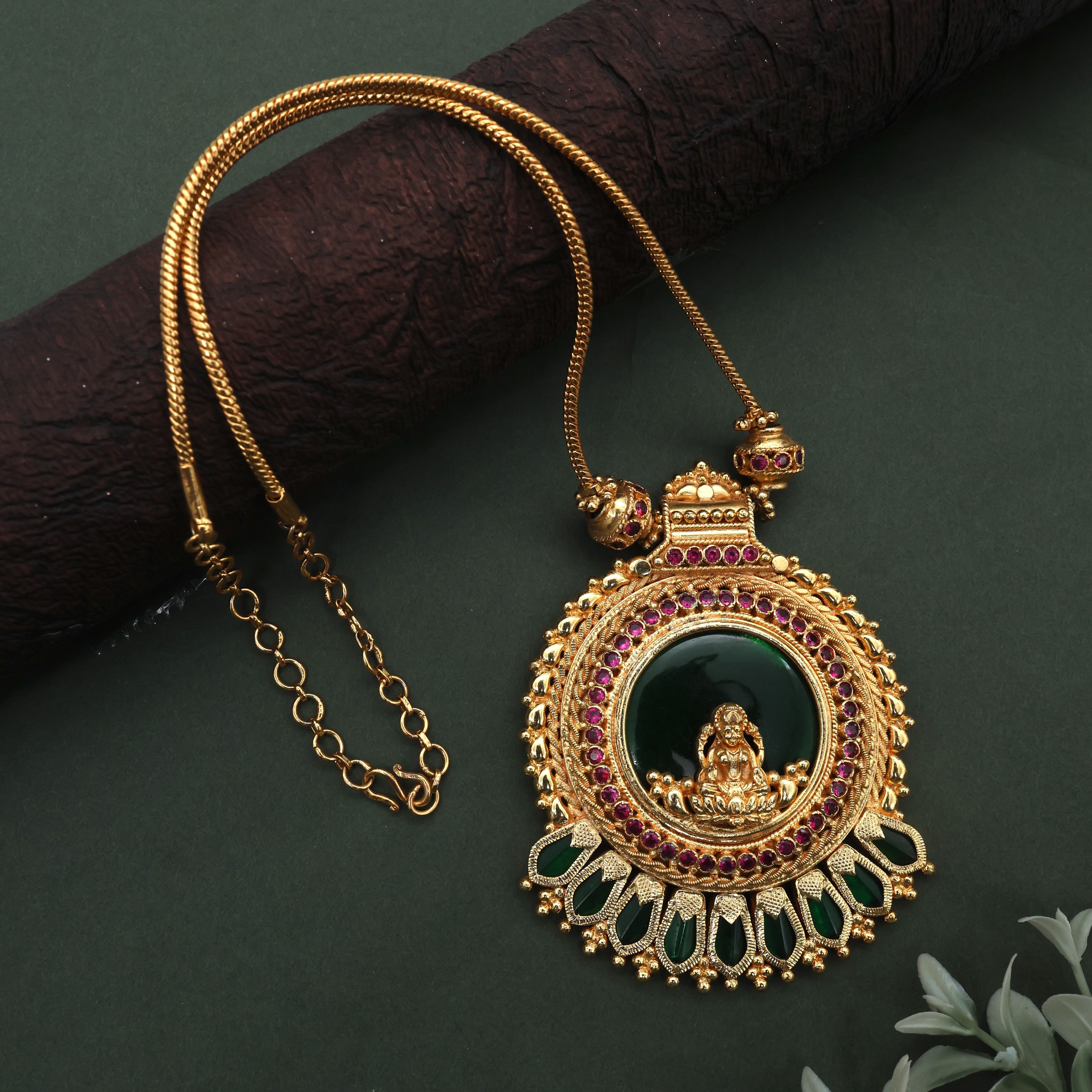 Real Gold Tone Traditional Kerala Round Nagapadam Lakshmi Pendant Chain