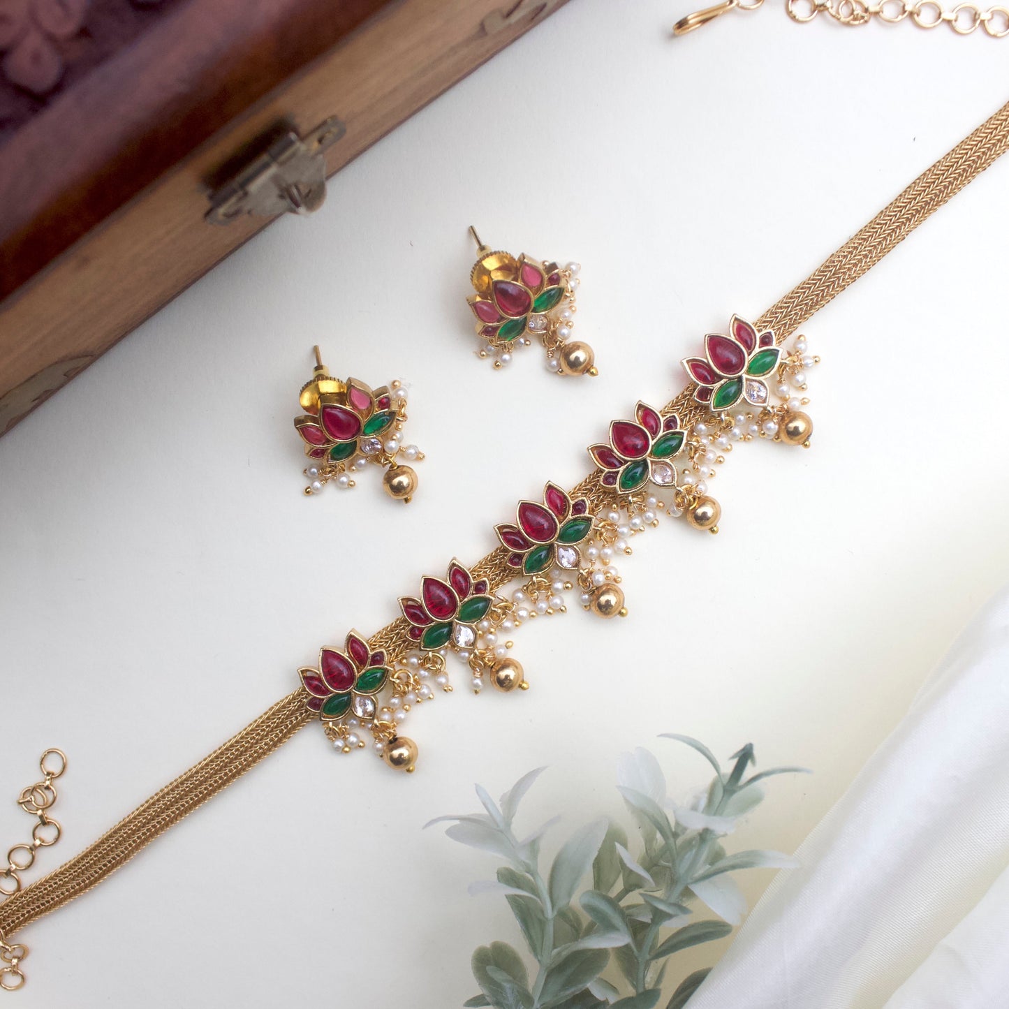 Antique Gold Kemp Lotus Choker Necklace Set