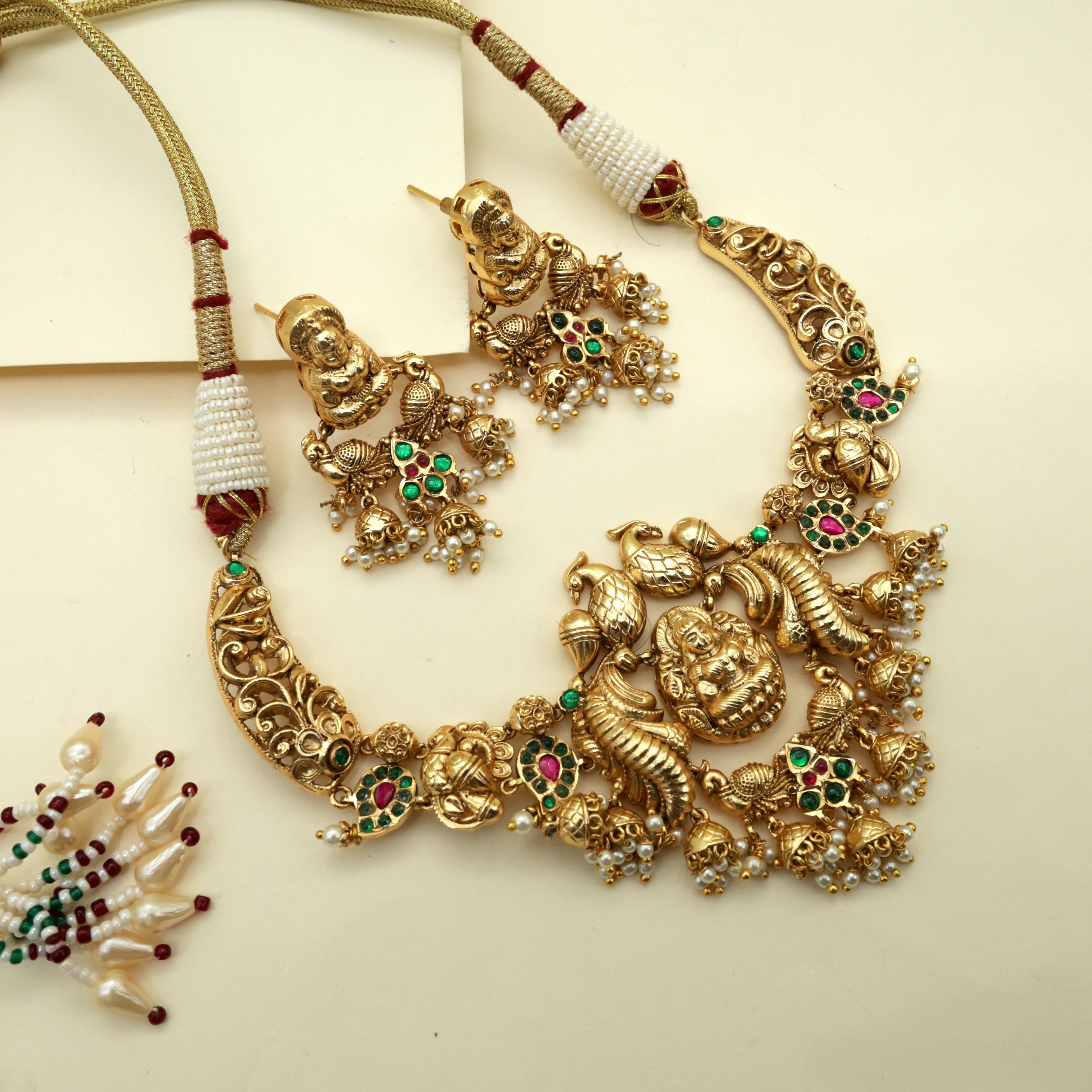 antique jewellery