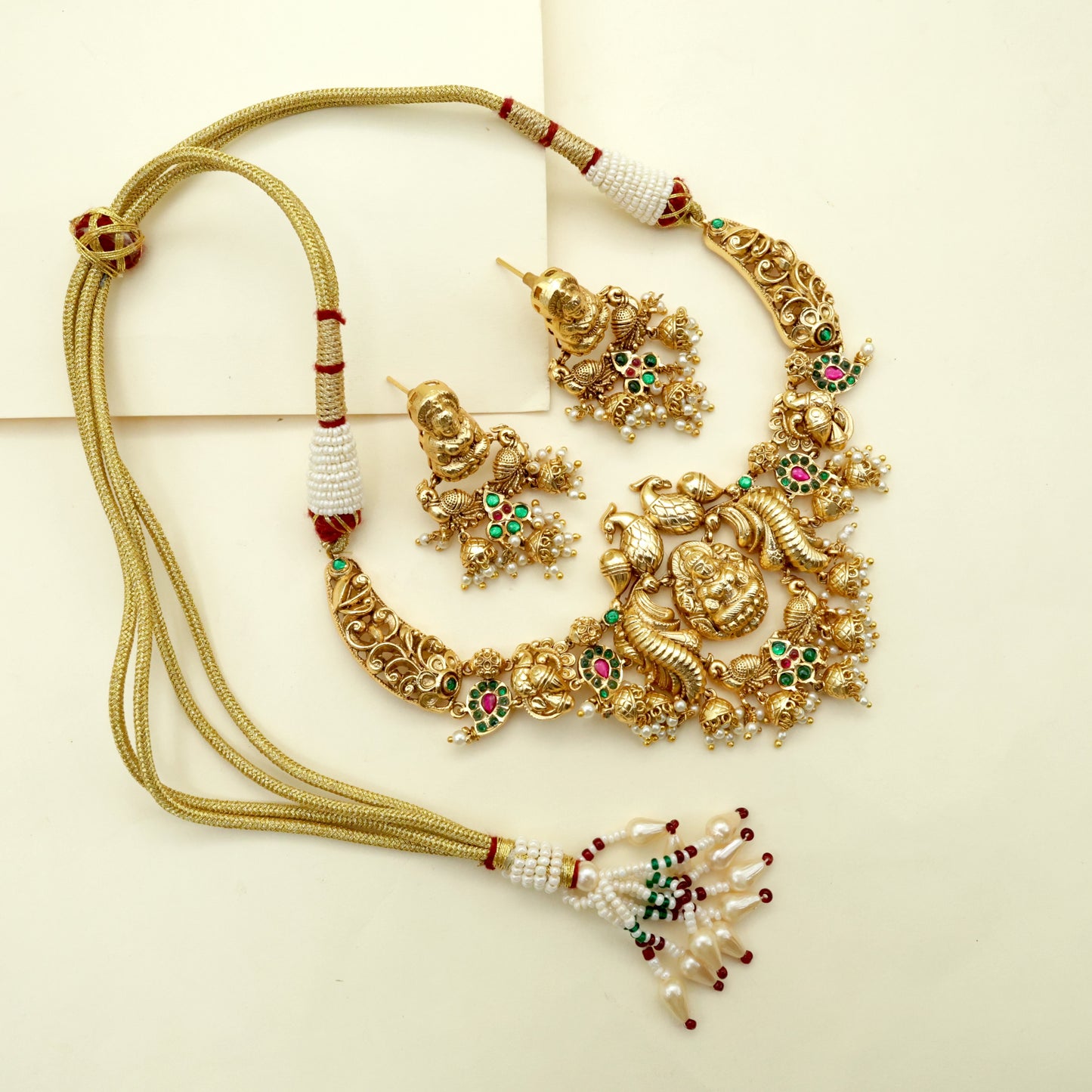 antique jewellery