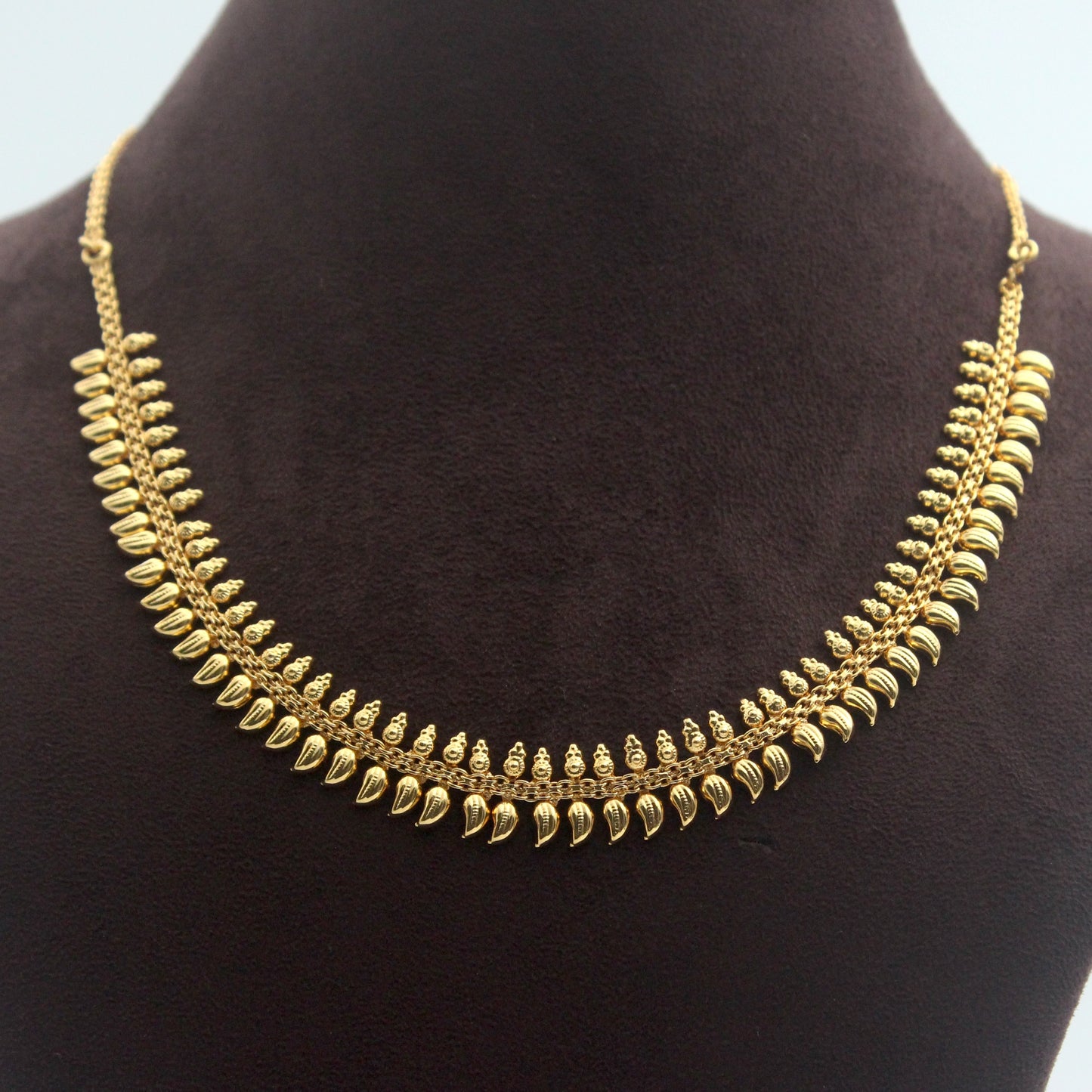 Real Gold Tone Very Lightweight Striped Maanga Necklace - MNG 2