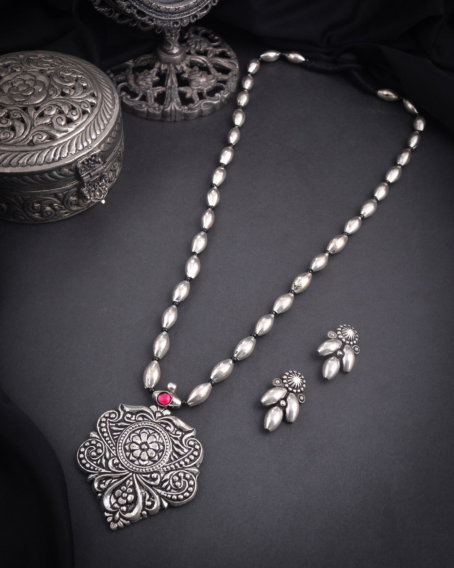 German Silver Oxidised Kolhapuri Leaf Design Pendant Single Line Bor Mala