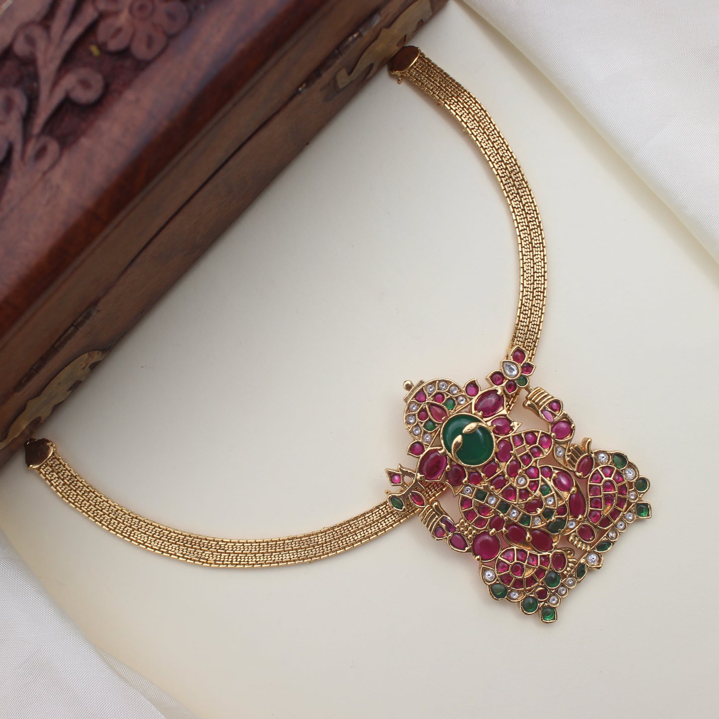 Detachable Premium Kemp Kundan Lord Ganesha Pendant Divine Necklace