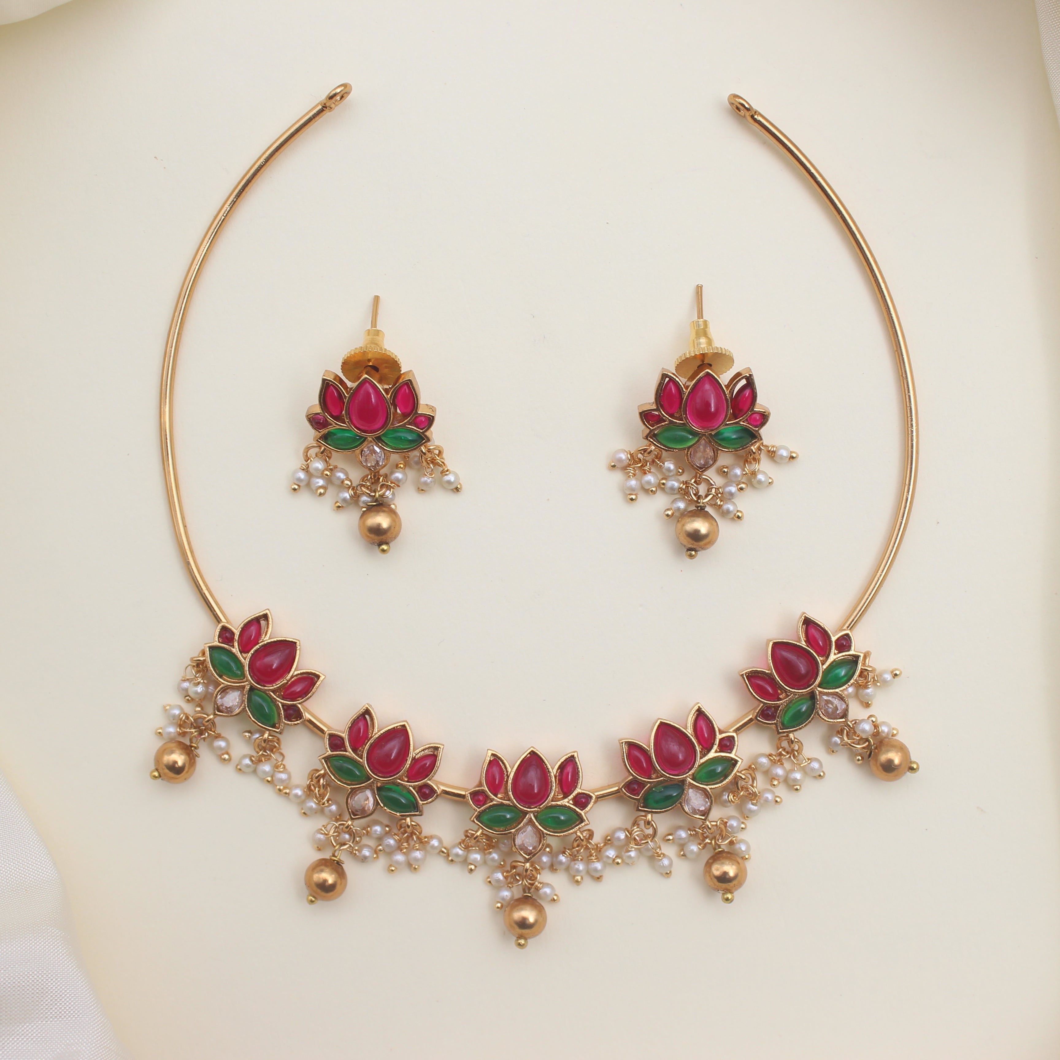 Antique Kemp Lotus Hasli Necklace Set