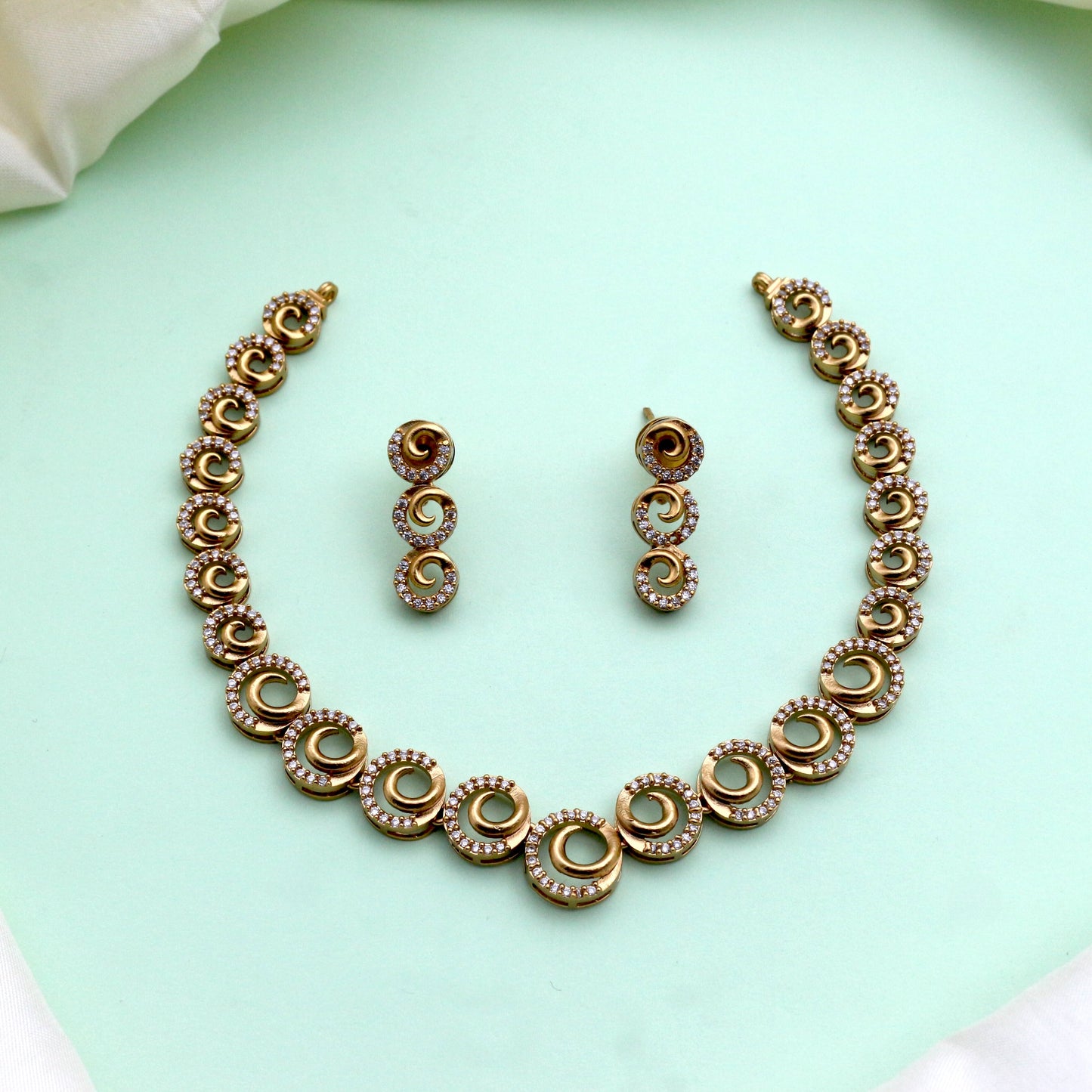 Diamond Look Antique Gold Circles Kids Friendly Necklace Set
