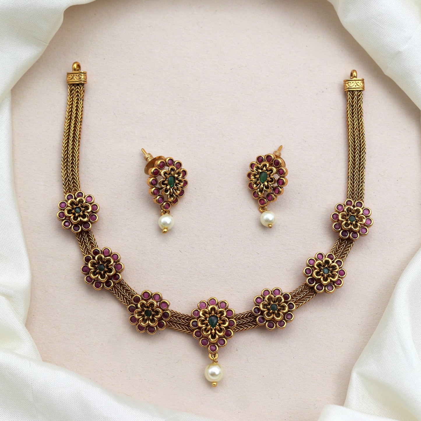 Antique Gold Kemp Flower Necklace Set