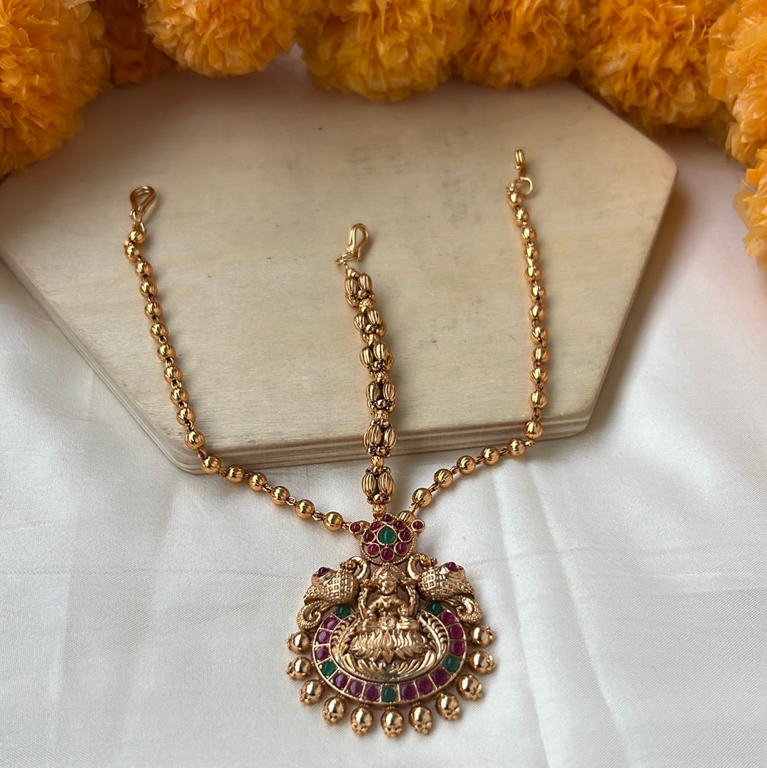 Premium Kemp Antique Gold Bridal Lakshmi Nethichutti/Maang Teeka: Exquisite South Indian Temple Jewellery