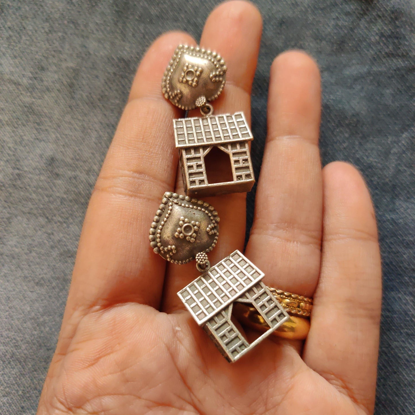 German Silver Cute House Earrings - Happy Pique 