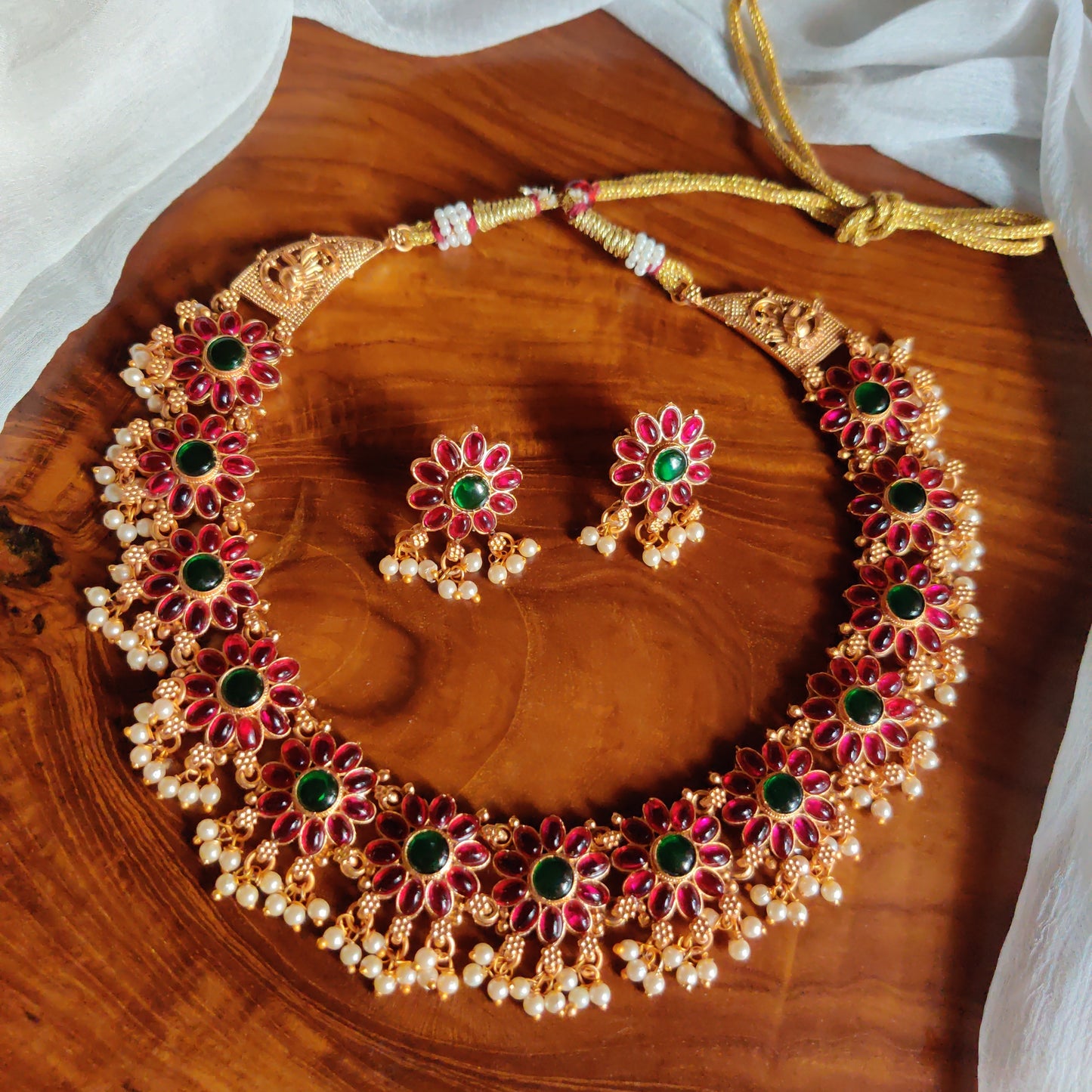 Budget Friendly Kemp Flower Necklace Set