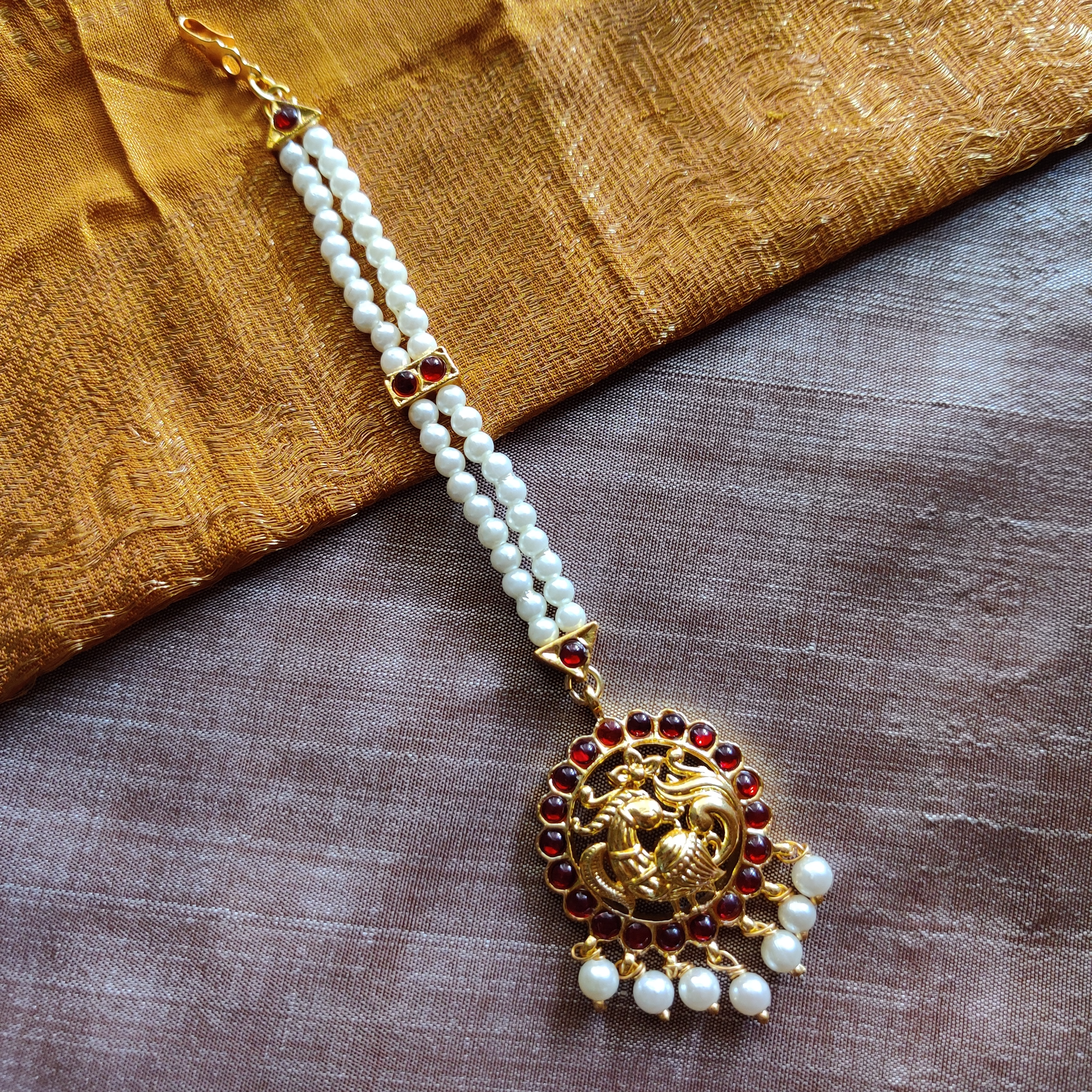 Simple Double Pearl Line Annapakshi Kemp Tikka - Nethichutti