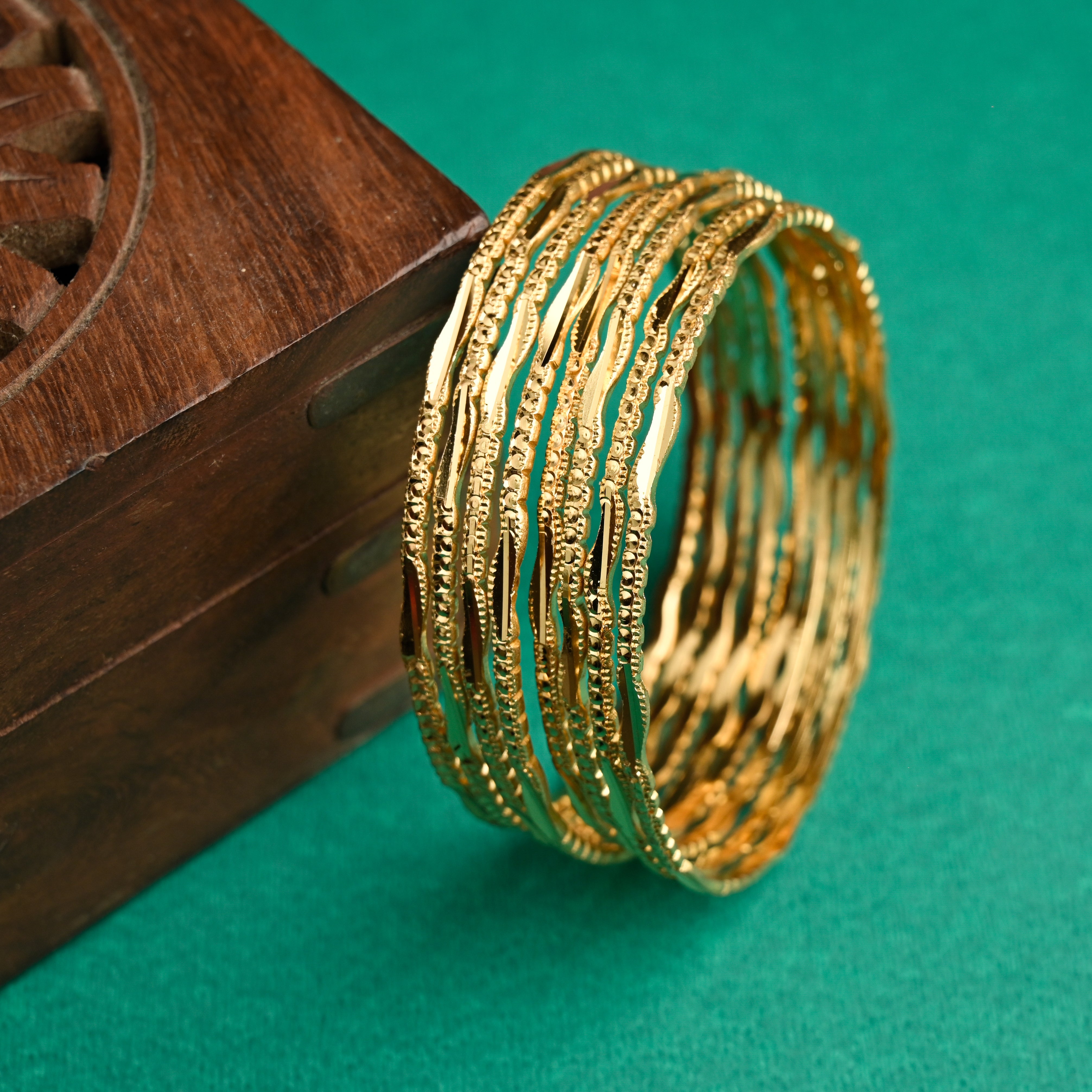 Gold Look Office/Daily Wear Set of 8 Bangles - 007