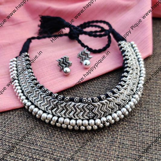 Silver Look Alike Maharashtrian Kolhapuri Vajratik Thushi Necklace Set - Happy Pique