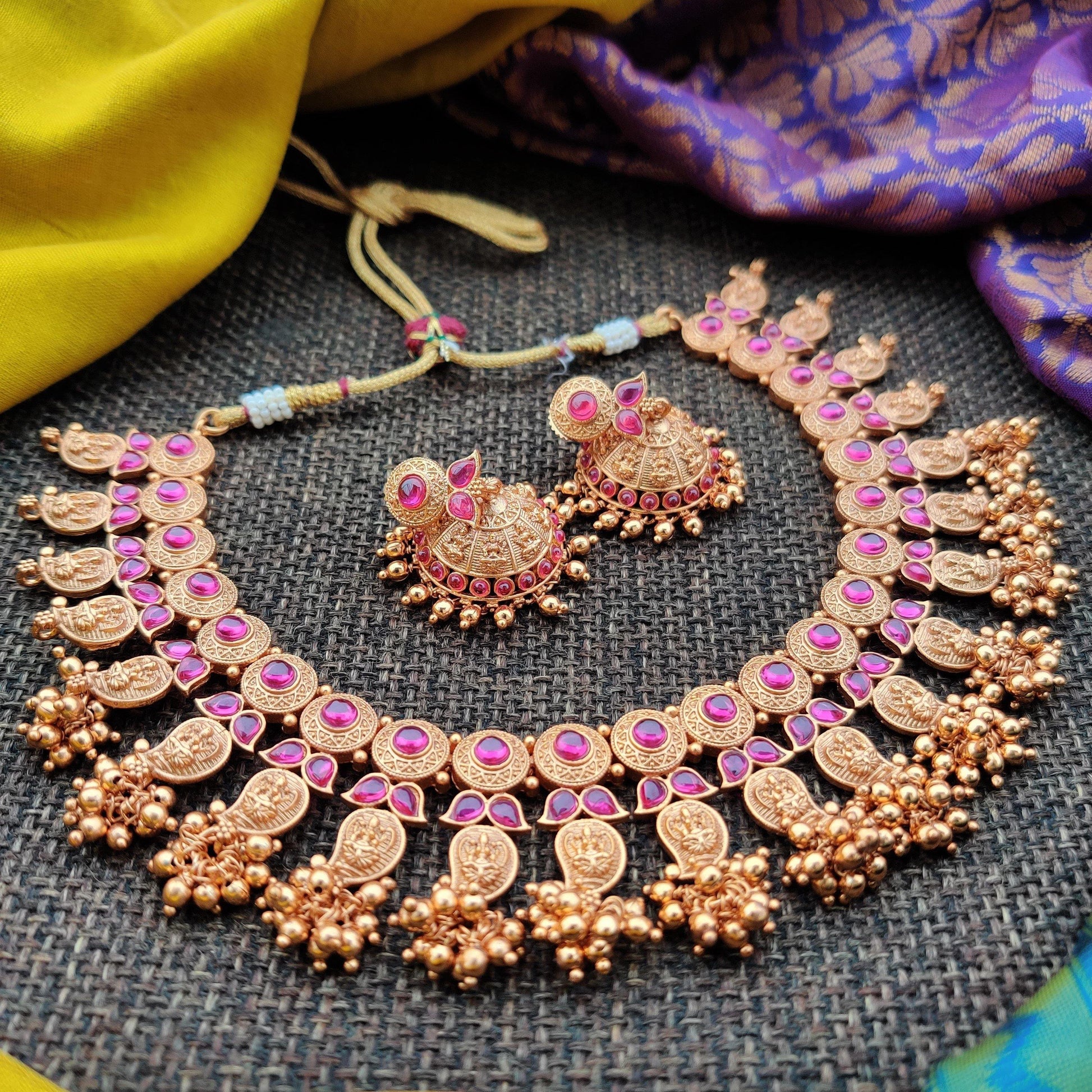 Matte Finish Kemp Mango Lakshmi Ghungroo Bridal Necklace - Happy Pique 