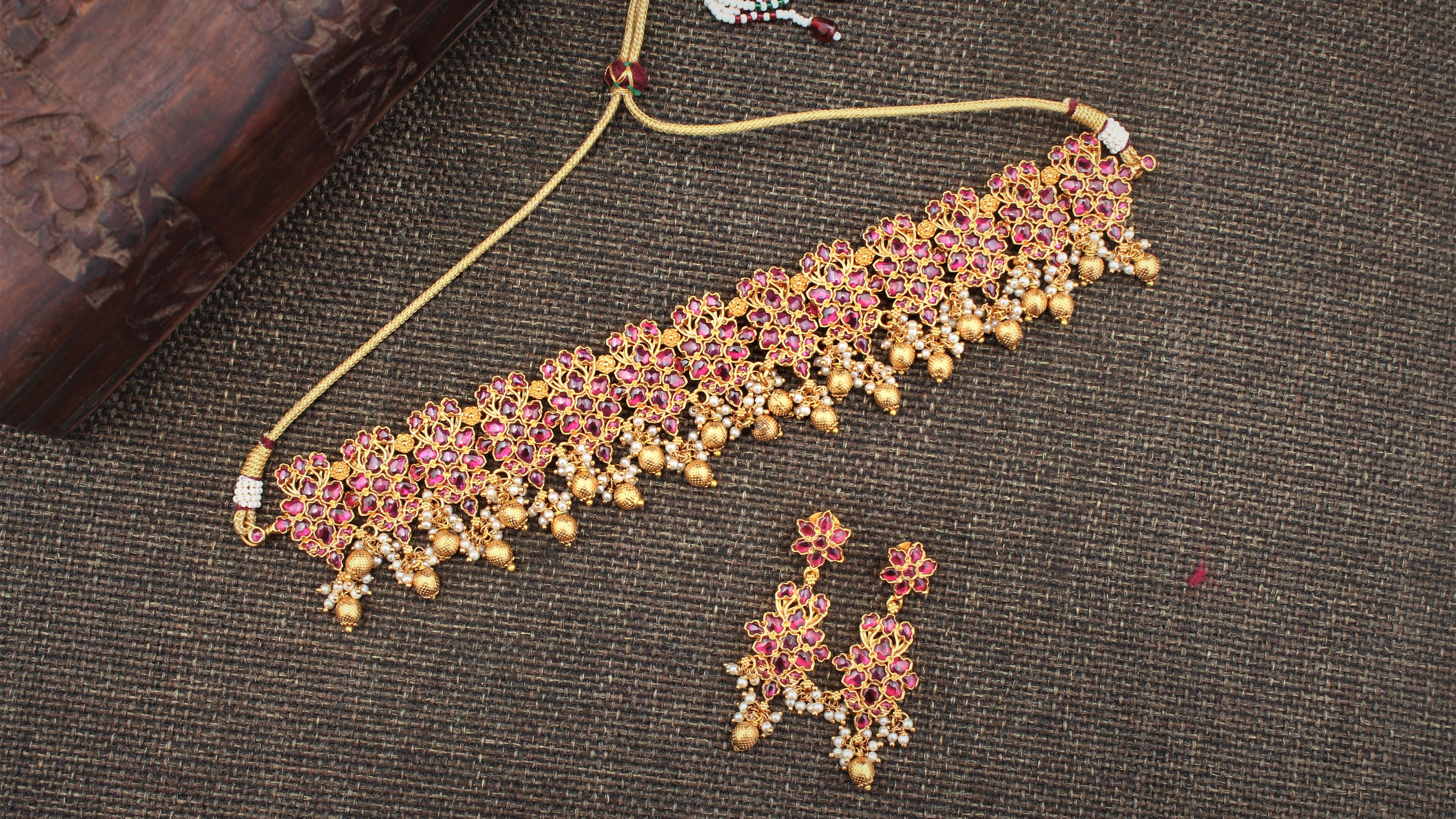 Gold Look Alike Precious Kemp Stones Studded Guttapusalu Bridal/Festive Choker - Rani - Happy Pique 