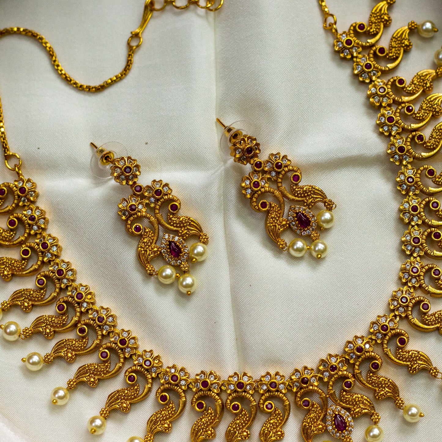 Antique Matte Gold Look Traditional Peacock Real Kemp Necklace Set