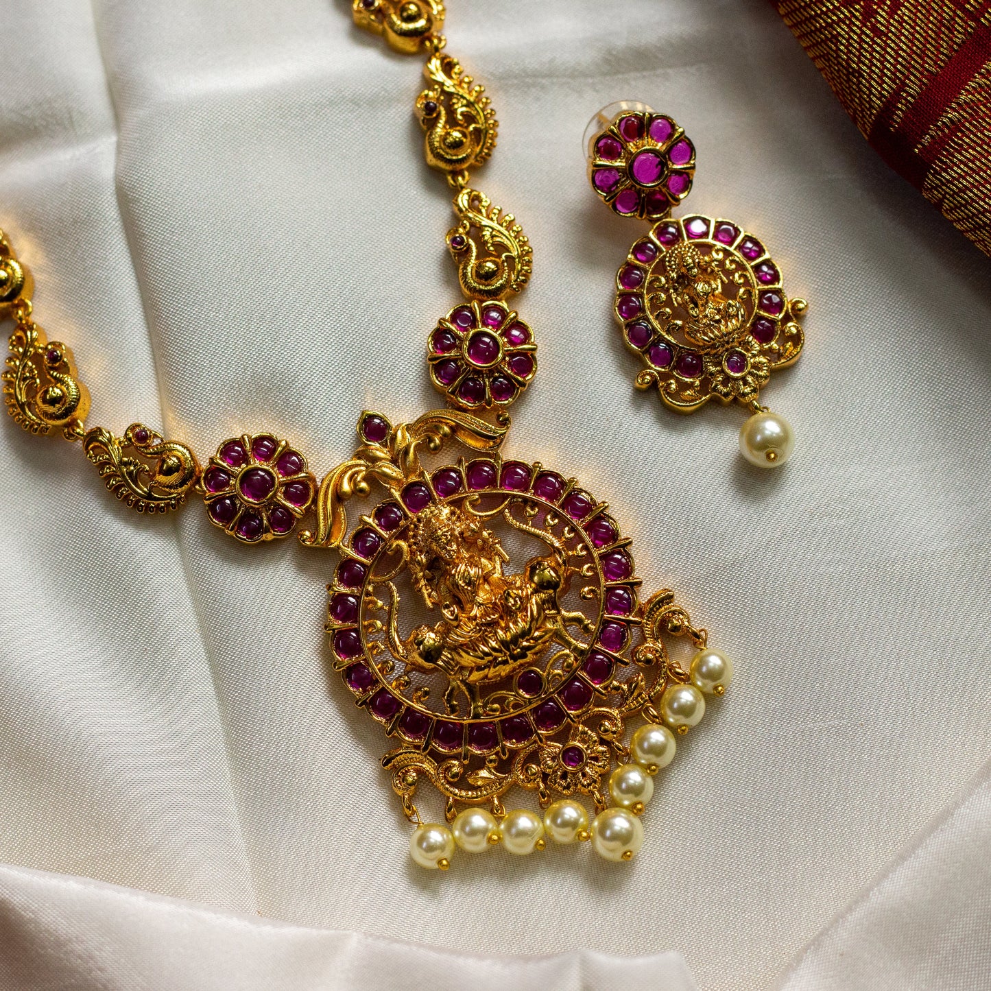 Gold Look Real Kemp Lakshmi Chakra Necklace Set