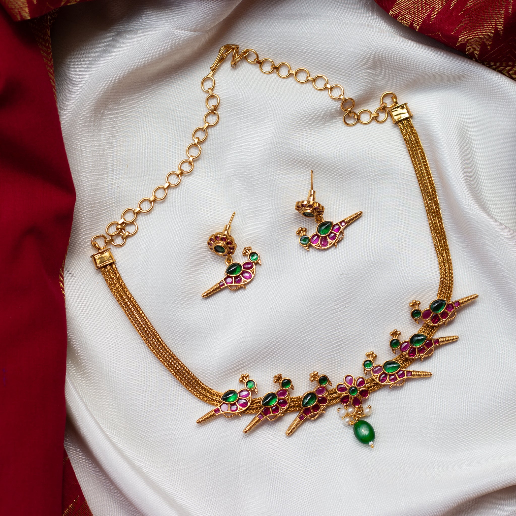 Cute Flower & Birds Kemp Choker Necklace Set - Ruby & Green