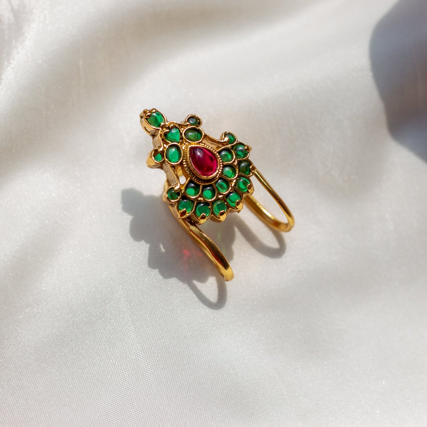 Gold Look Nagas Real Kemp Classic Vanki Finger Ring - Emerald & Ruby