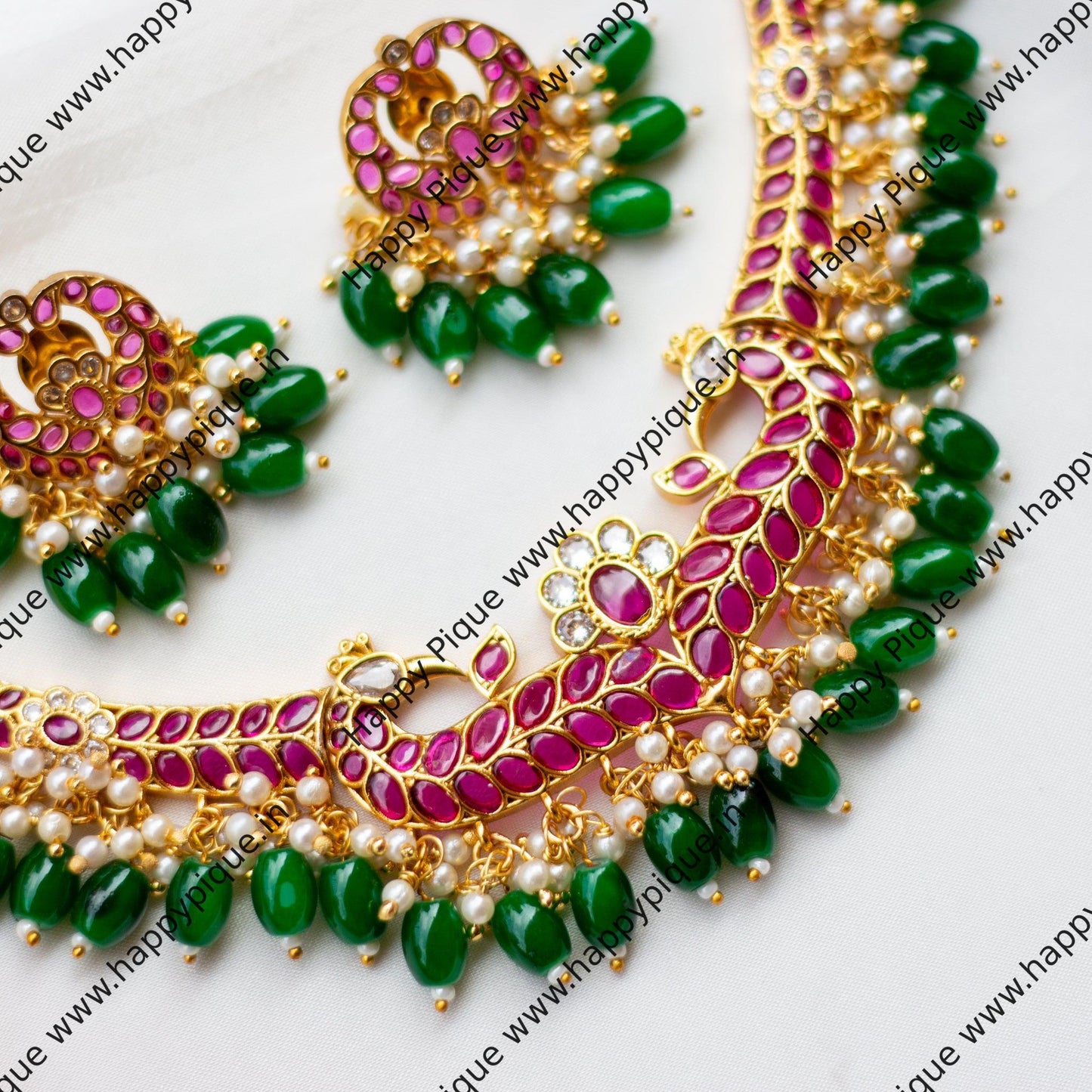 Retta Pakshi Real Kemp Green Beads Necklace Set - Red & White