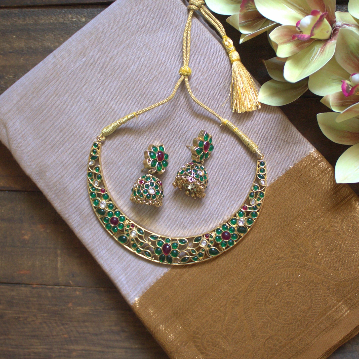 Premium Jadau Style Kemp Hasli Necklace Set - Green & Red