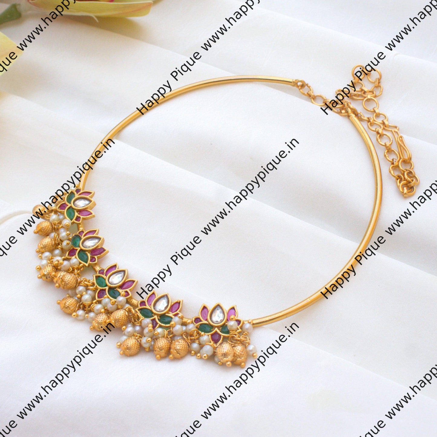 Traditional Lotus Kemp Hasli Necklace