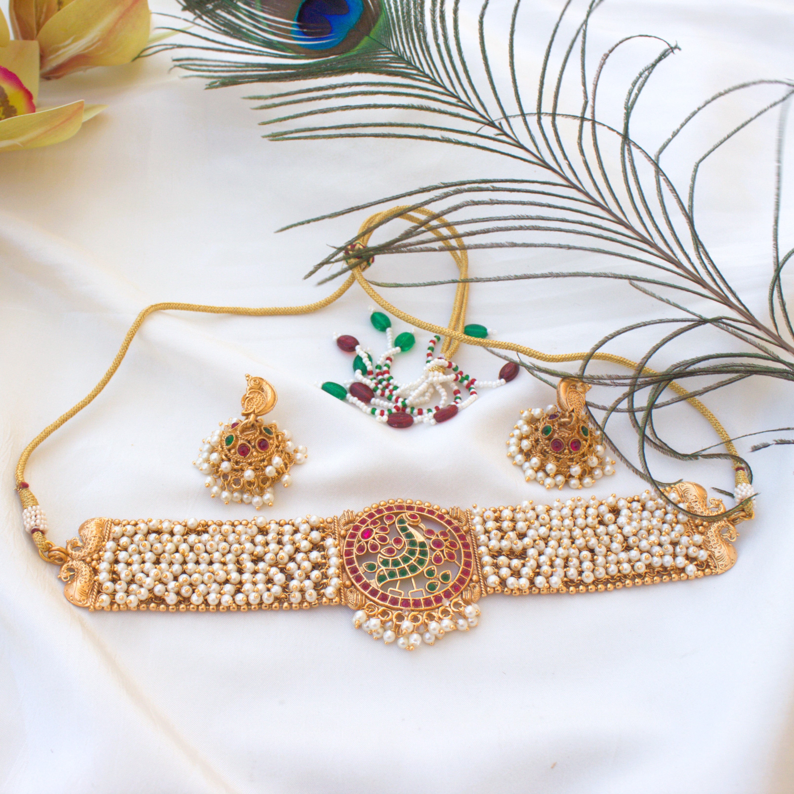 Antique Matte Pearl Bunch Annapakshi Choker Set